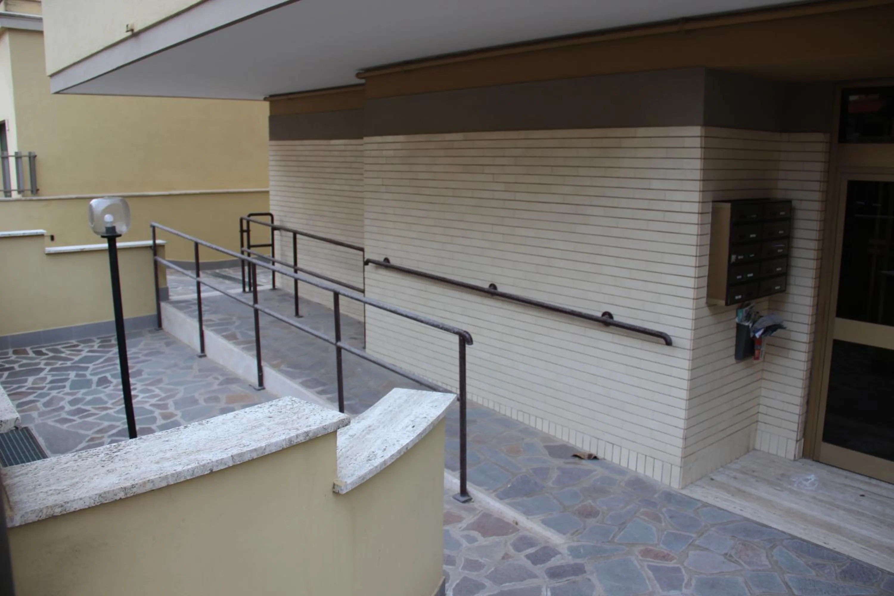 Facade/entrance in Appartamento Via dei Fabbri Navali