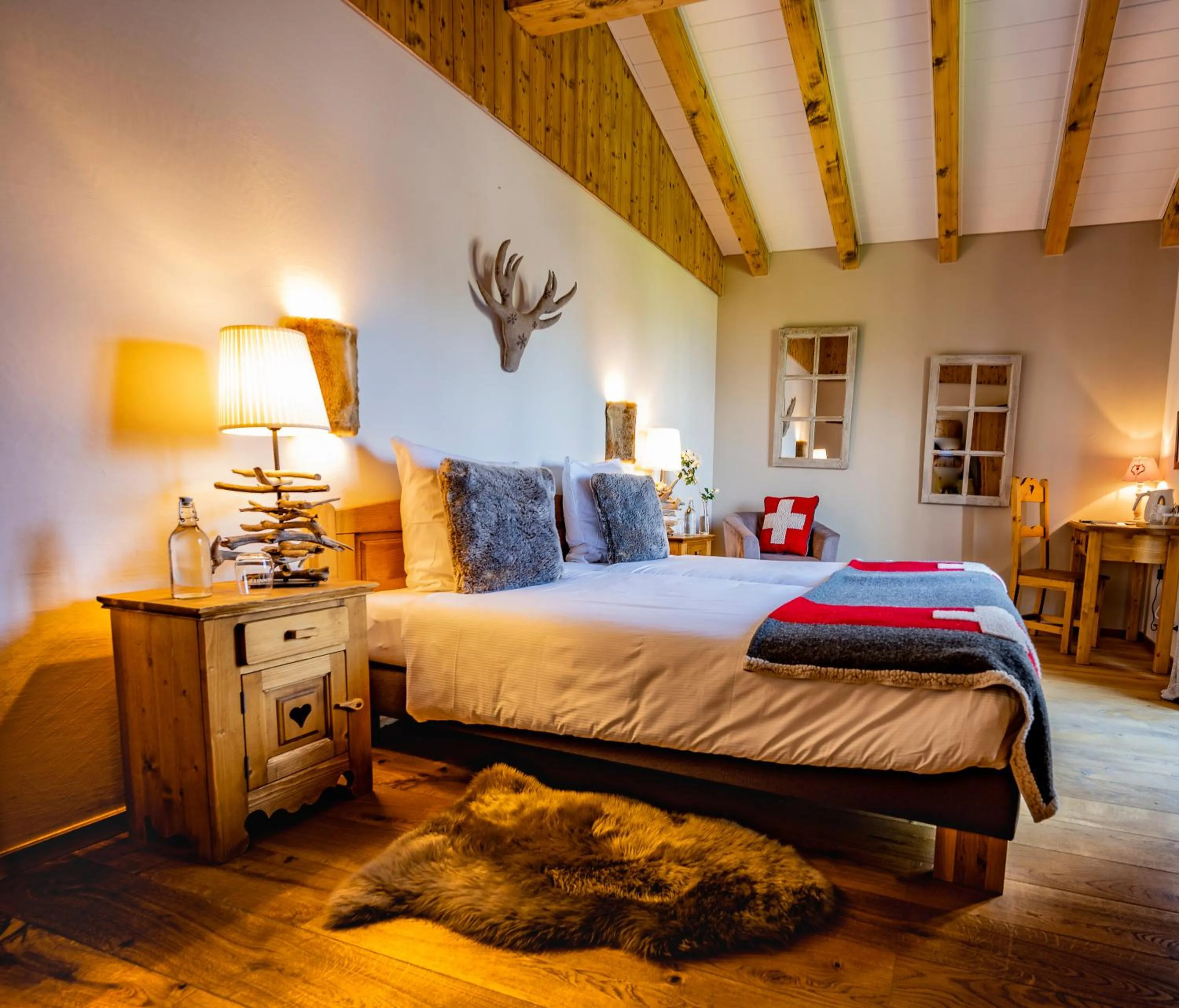 Photo of the whole room, Bed in Victoria Retreat