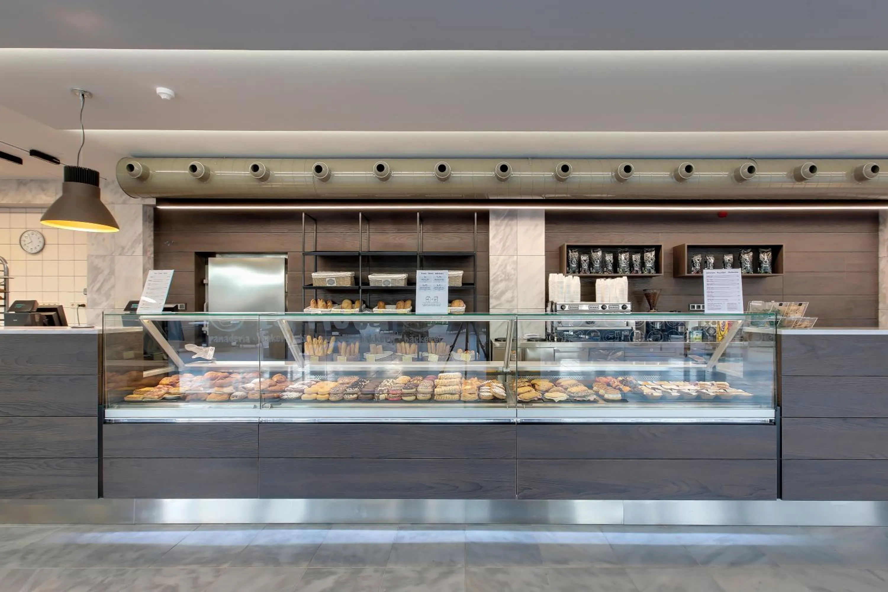 On-site shops in Cambrils Park Resort