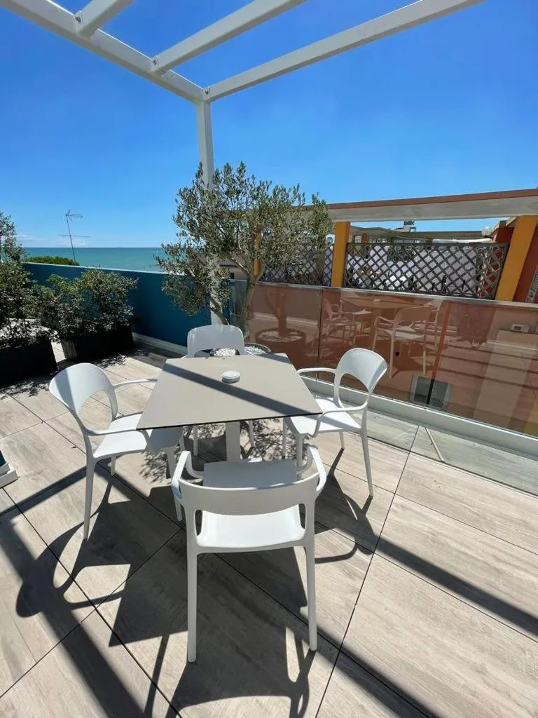 Patio in MAR60 Apartments