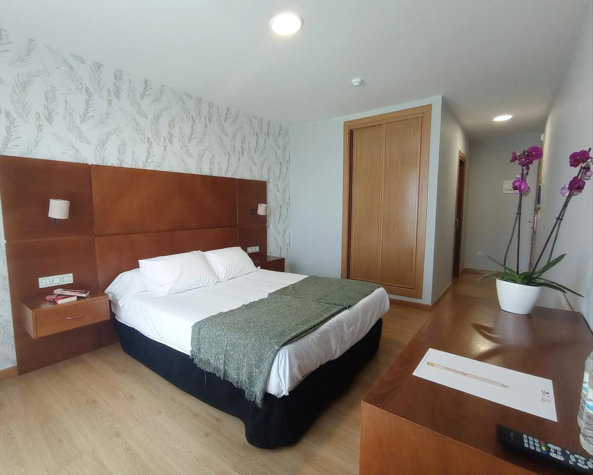 Bedroom, Bed in Hotel A Raiña