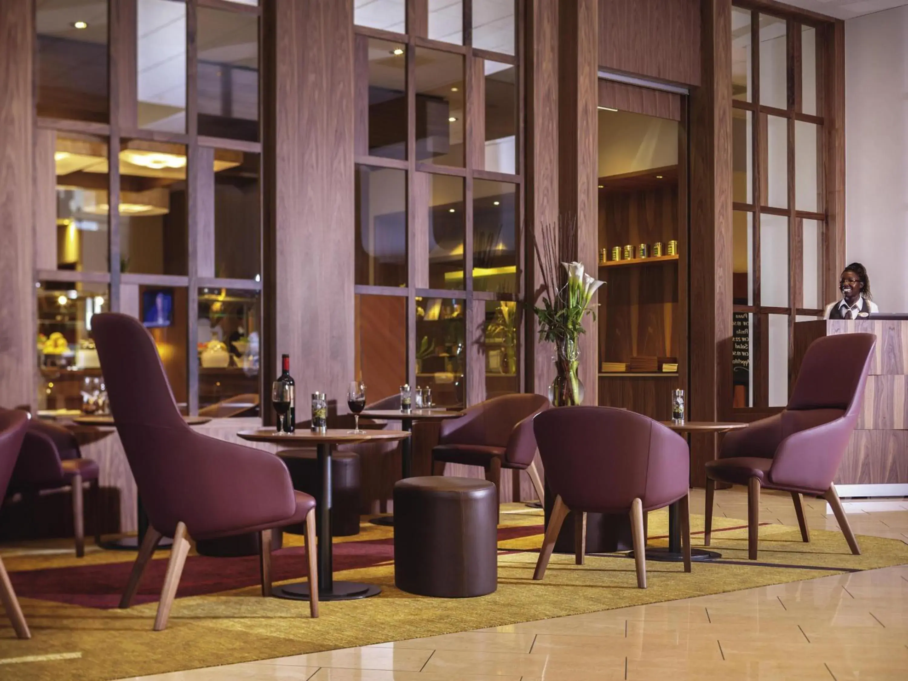 Property building in Mövenpick Hotel Zürich-Regensdorf Property building in Mövenpick Hotel Zürich-Regensdorf