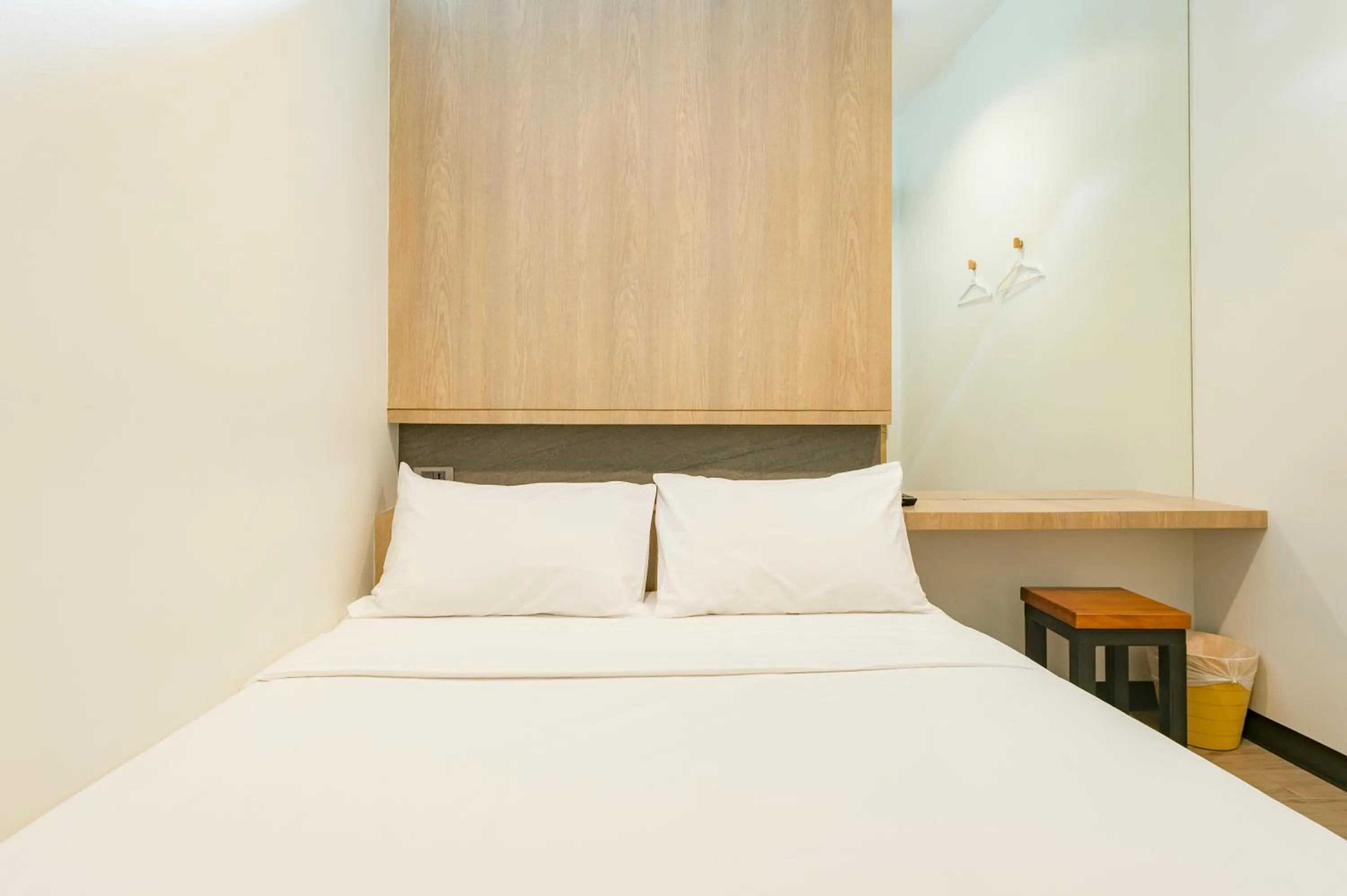 Photo of the whole room, Bed in T Hostel @ Victory Monument