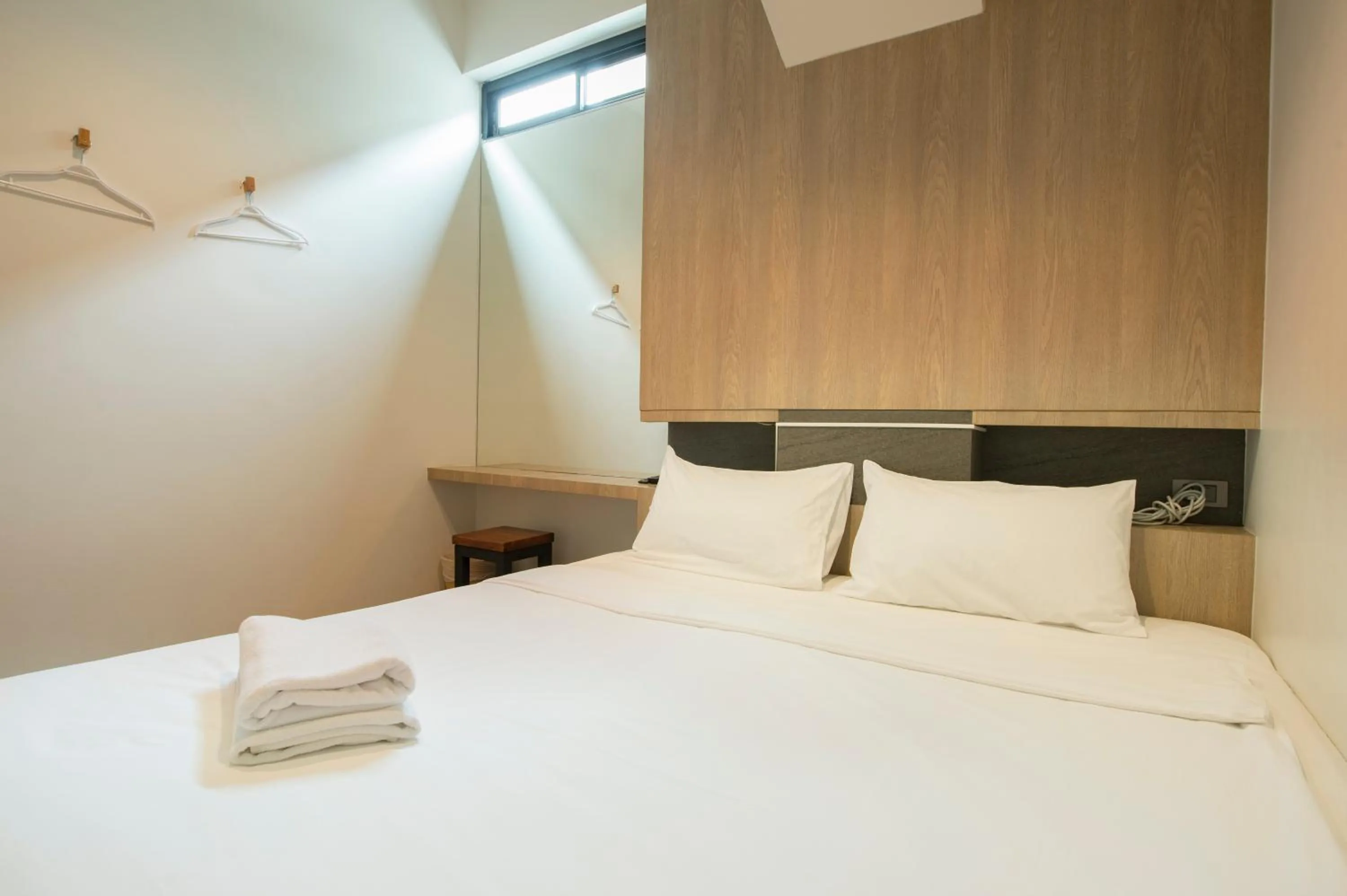 Photo of the whole room, Bed in T Hostel @ Victory Monument