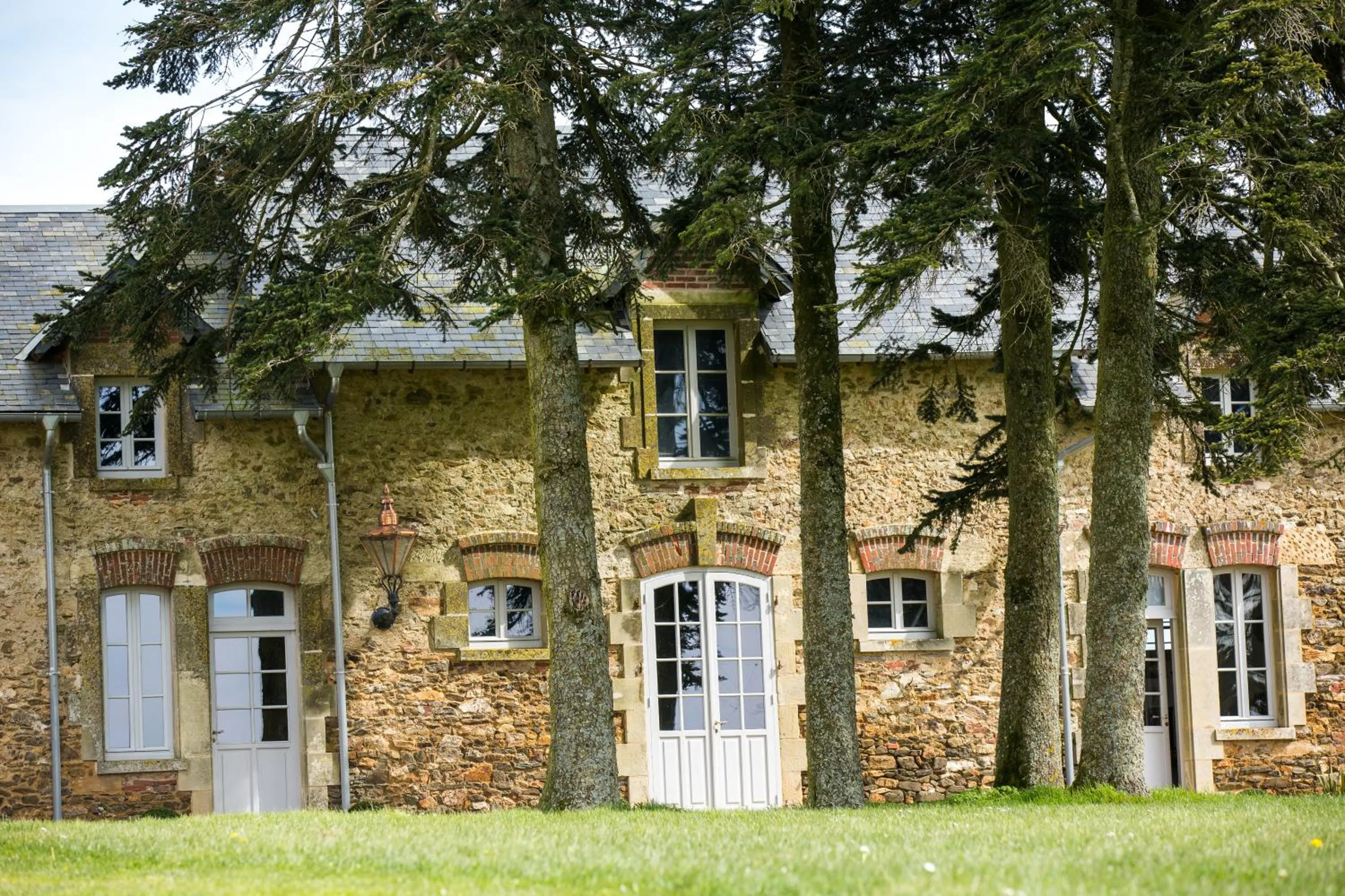 Property building in Chateau De La Goujonnerie