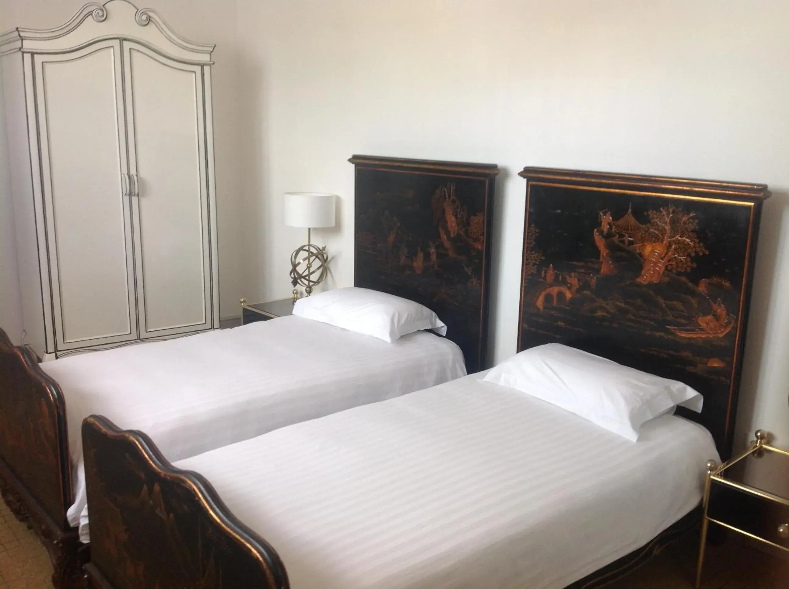 Photo of the whole room, Bed in Chateau De La Goujonnerie Photo of the whole room, Bed in Chateau De La Goujonnerie