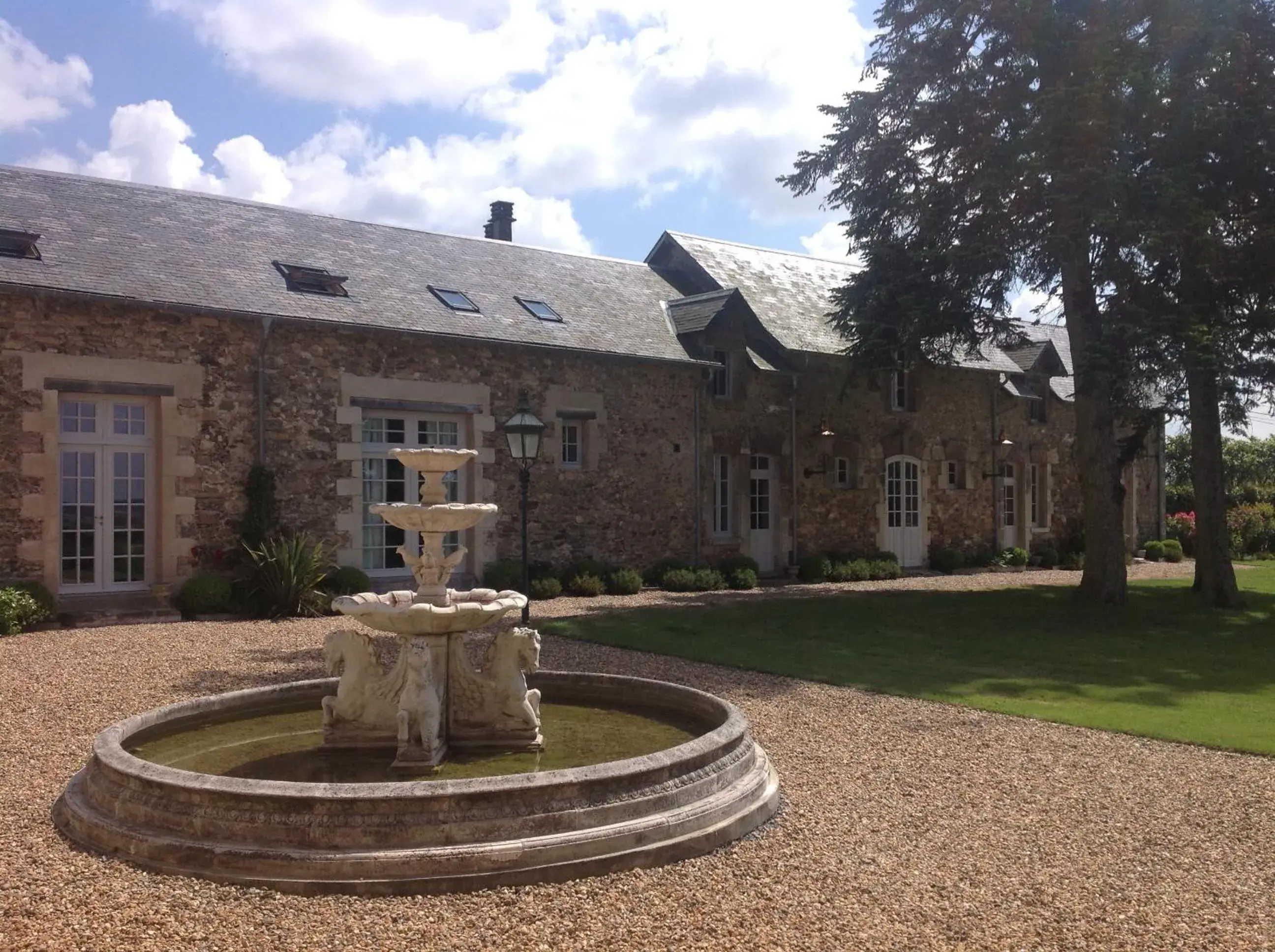 Property building in Chateau De La Goujonnerie Property building in Chateau De La Goujonnerie