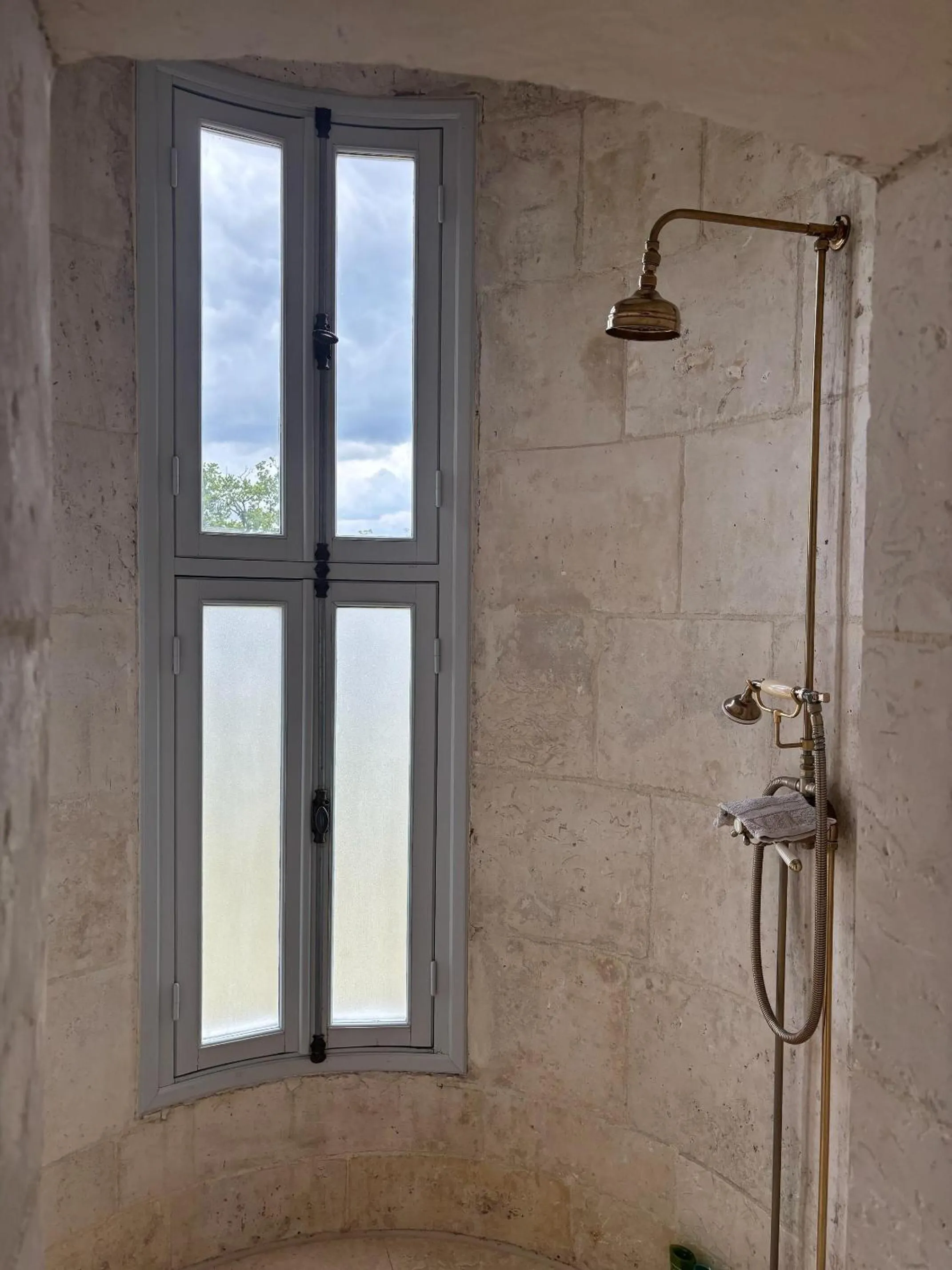 Shower in Chateau De La Goujonnerie