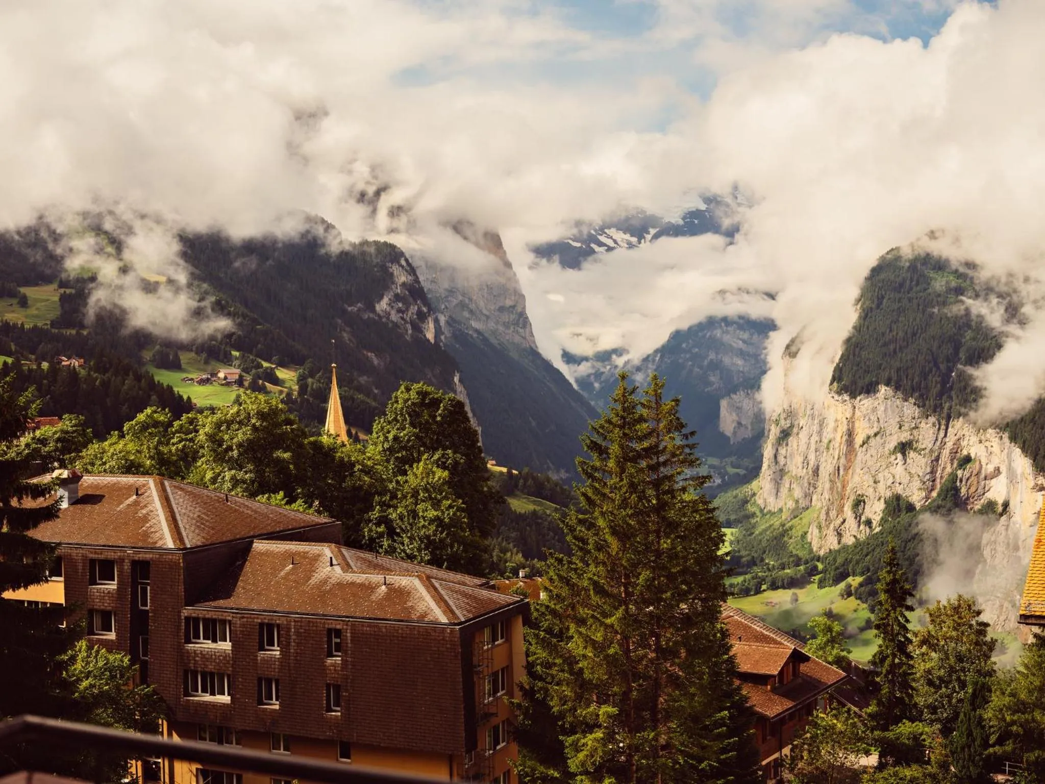 Facade/entrance in Grand Hotel Belvedere, a Beaumier Hotel
