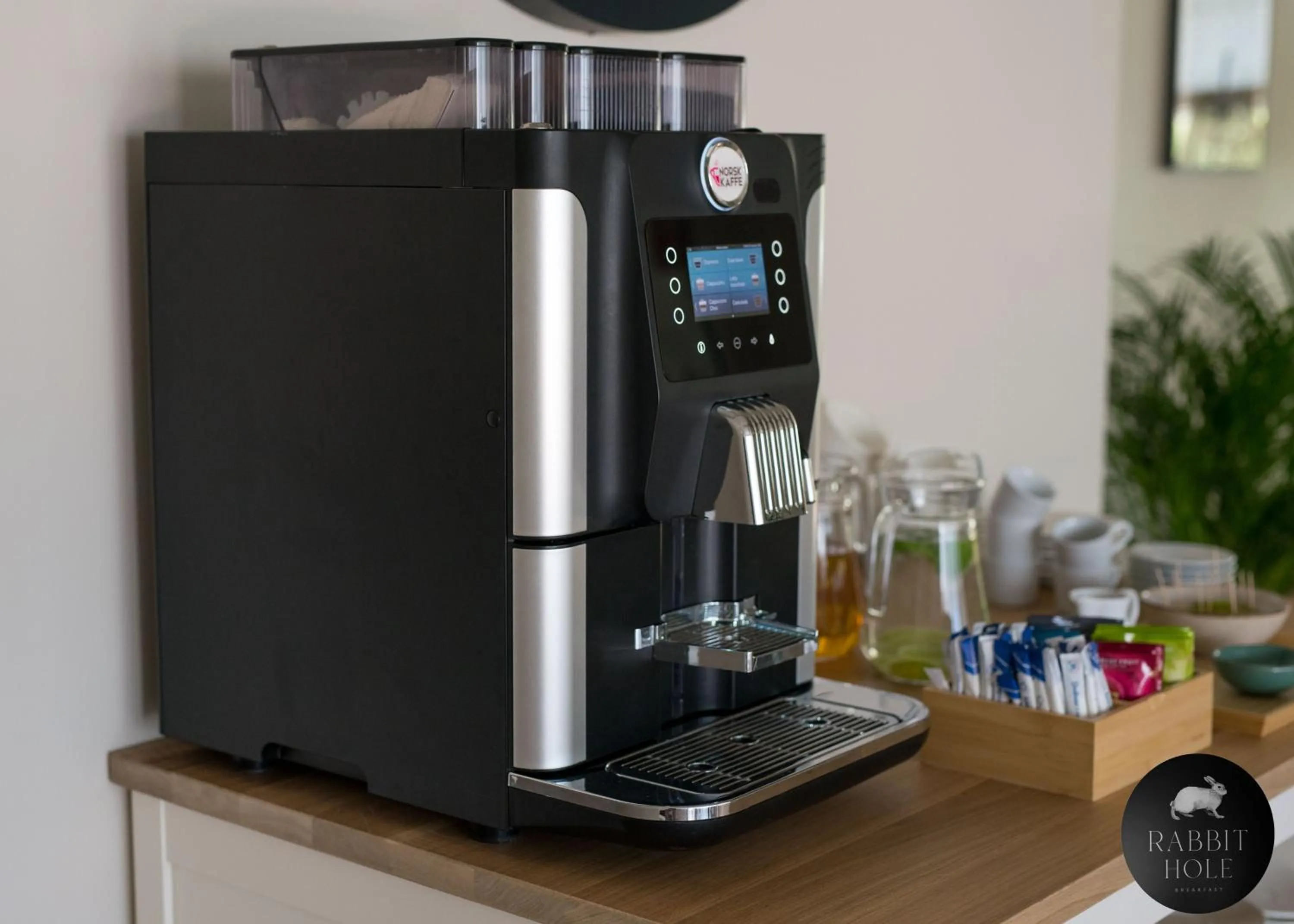 Breakfast in Boutique Hotel RABBIT HOLE