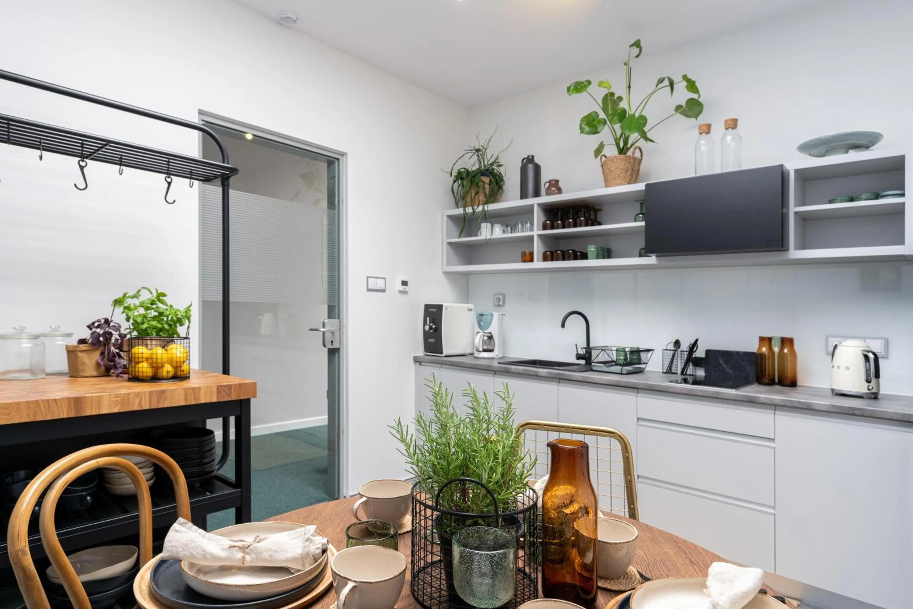 Communal kitchen in Boutique Hotel RABBIT HOLE