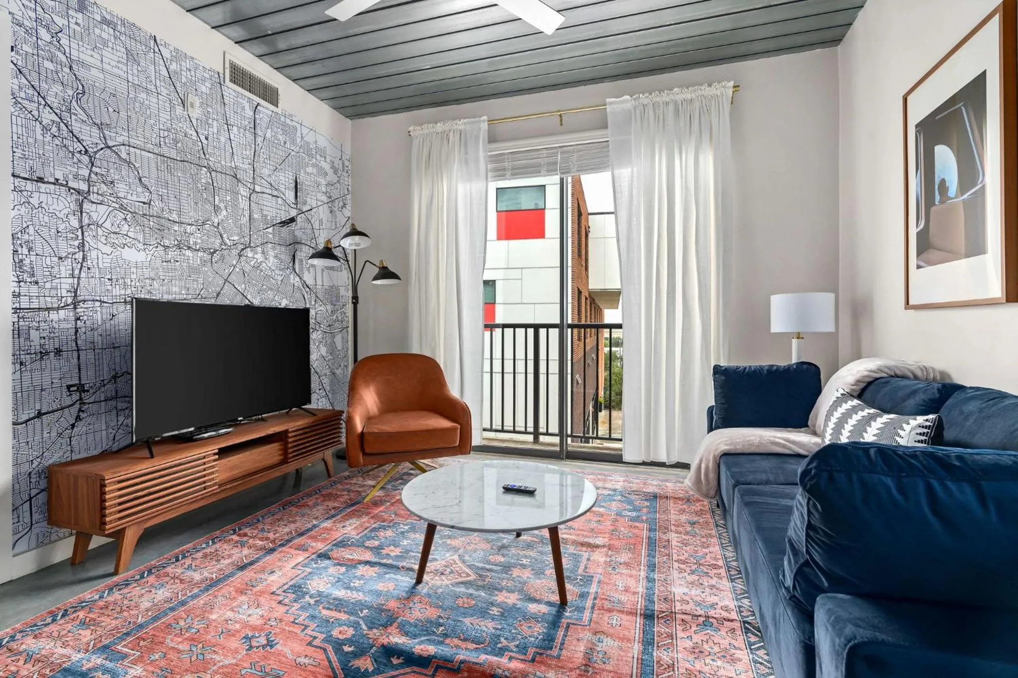 TV and multimedia in Lodgeur Midtown, Houston - close to Downtown & Texas Medical Center