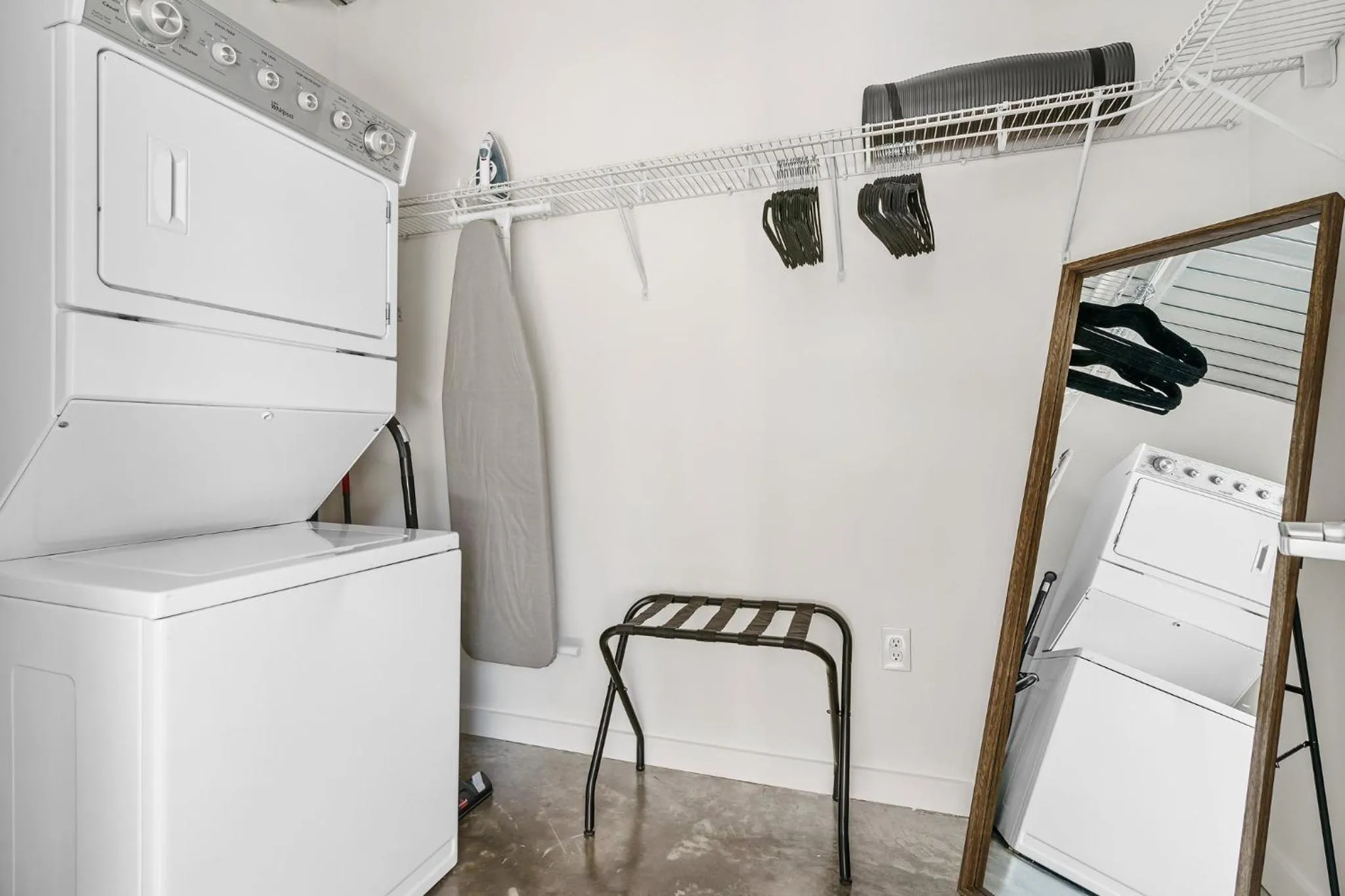 furniture in Lodgeur Midtown, Houston - close to Downtown & Texas Medical Center