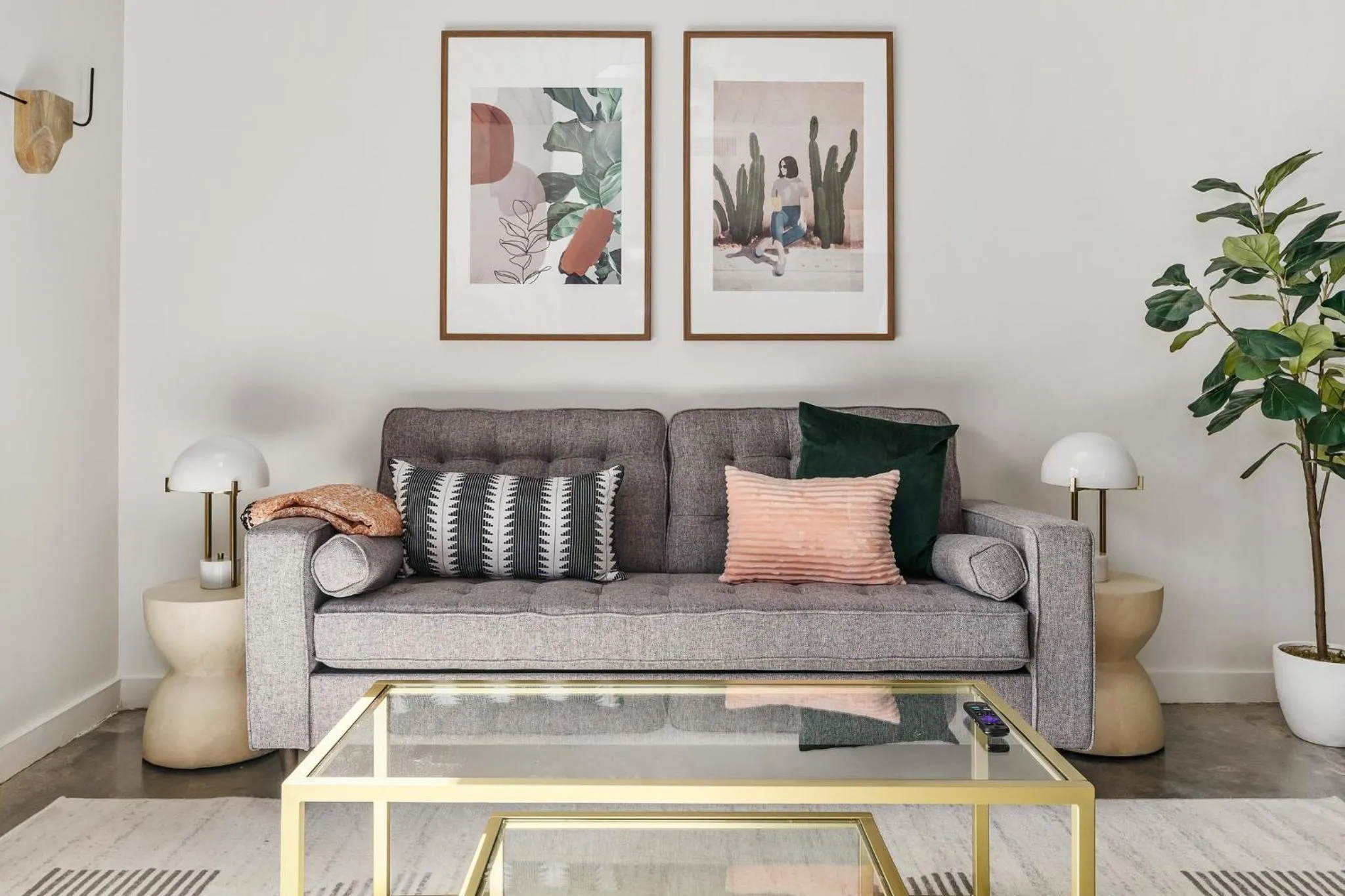 Living room in Lodgeur Midtown, Houston - close to Downtown & Texas Medical Center