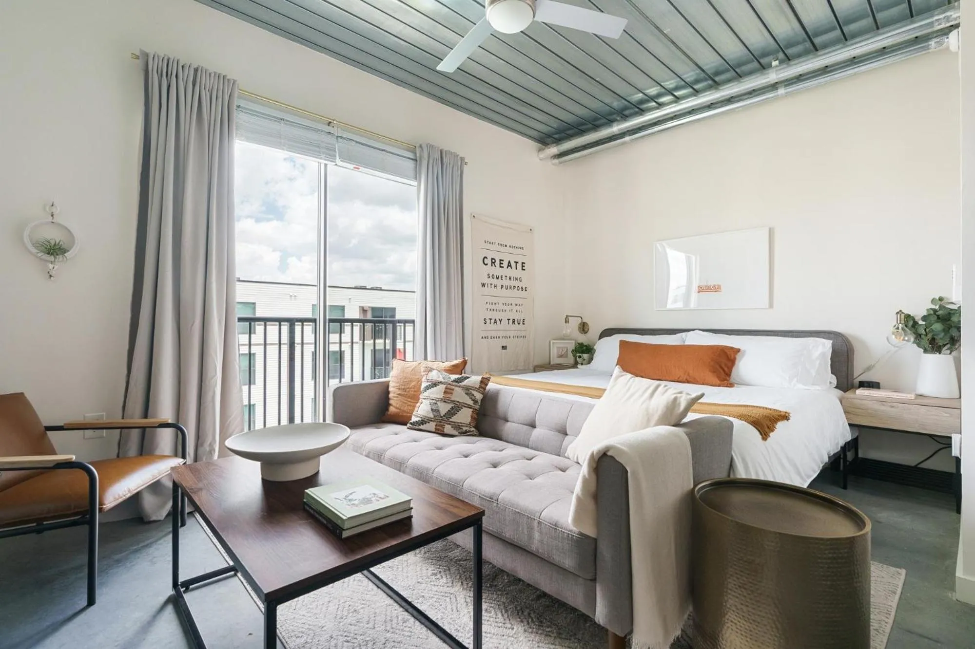 Bed in Lodgeur Midtown, Houston - close to Downtown & Texas Medical Center