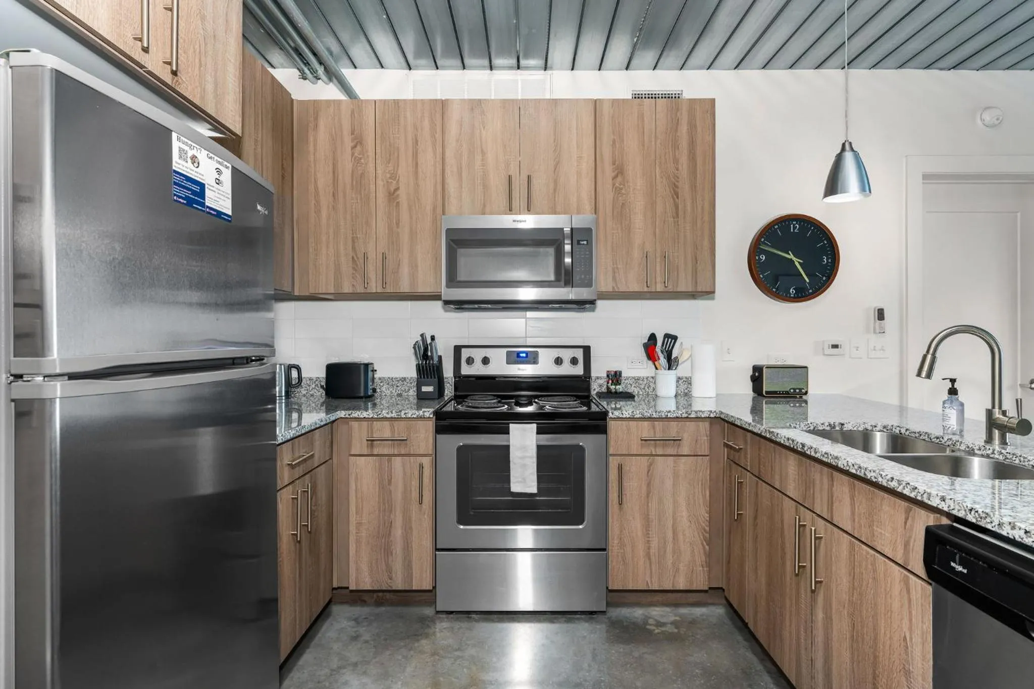 Kitchen or kitchenette in Lodgeur Midtown, Houston - close to Downtown & Texas Medical Center