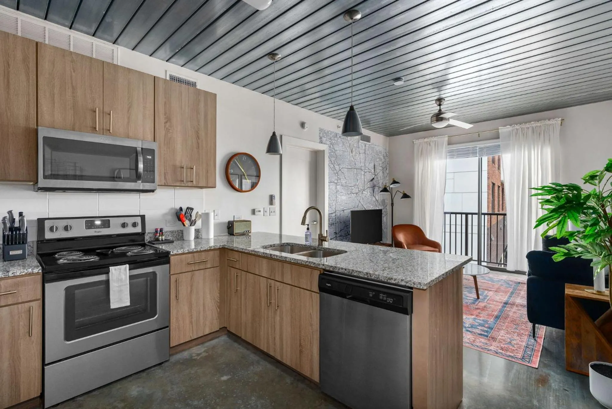 Kitchen or kitchenette in Lodgeur Midtown, Houston - close to Downtown & Texas Medical Center