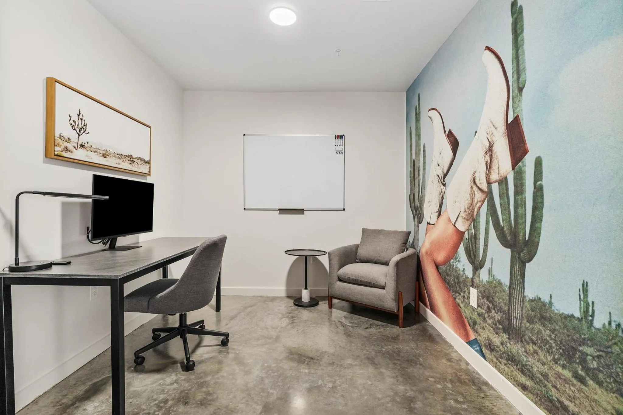 TV and multimedia in Lodgeur Midtown, Houston - close to Downtown & Texas Medical Center