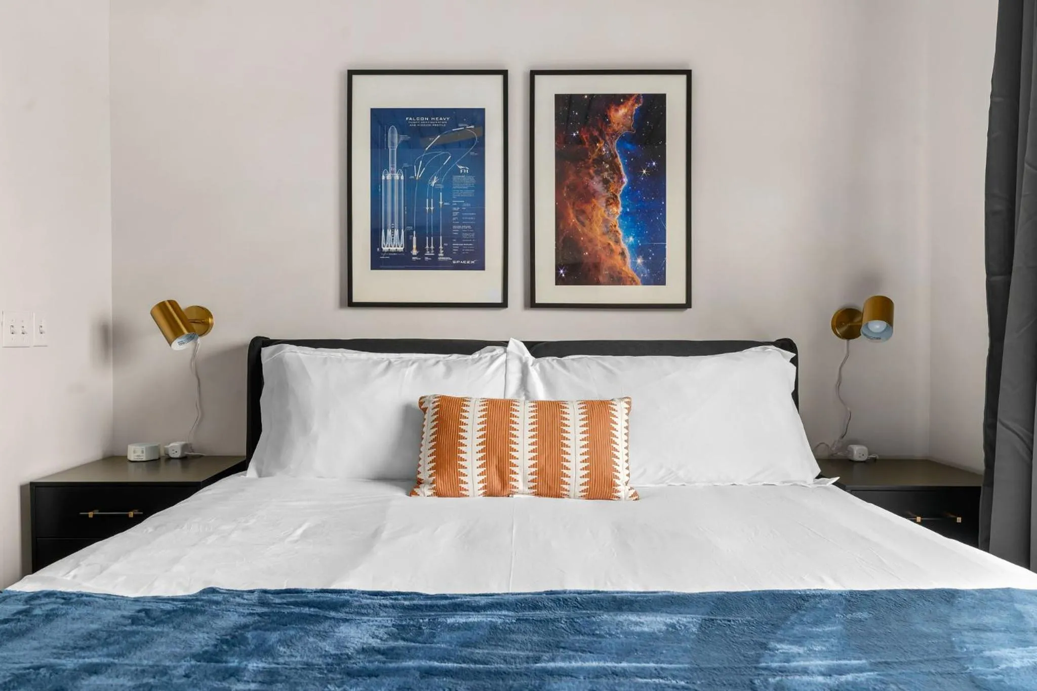 Bed in Lodgeur Midtown, Houston - close to Downtown & Texas Medical Center