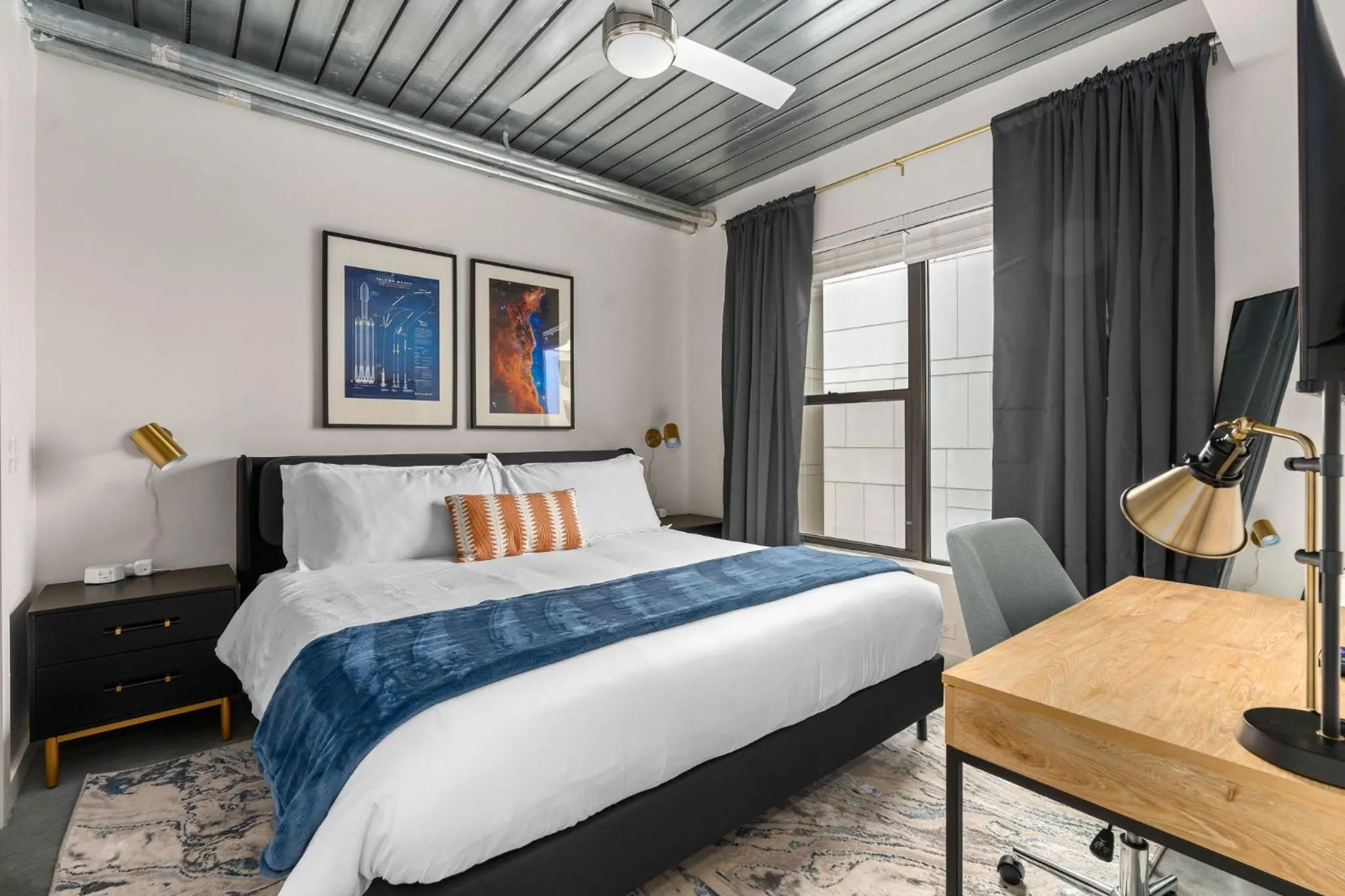 Bed in Lodgeur Midtown, Houston - close to Downtown & Texas Medical Center