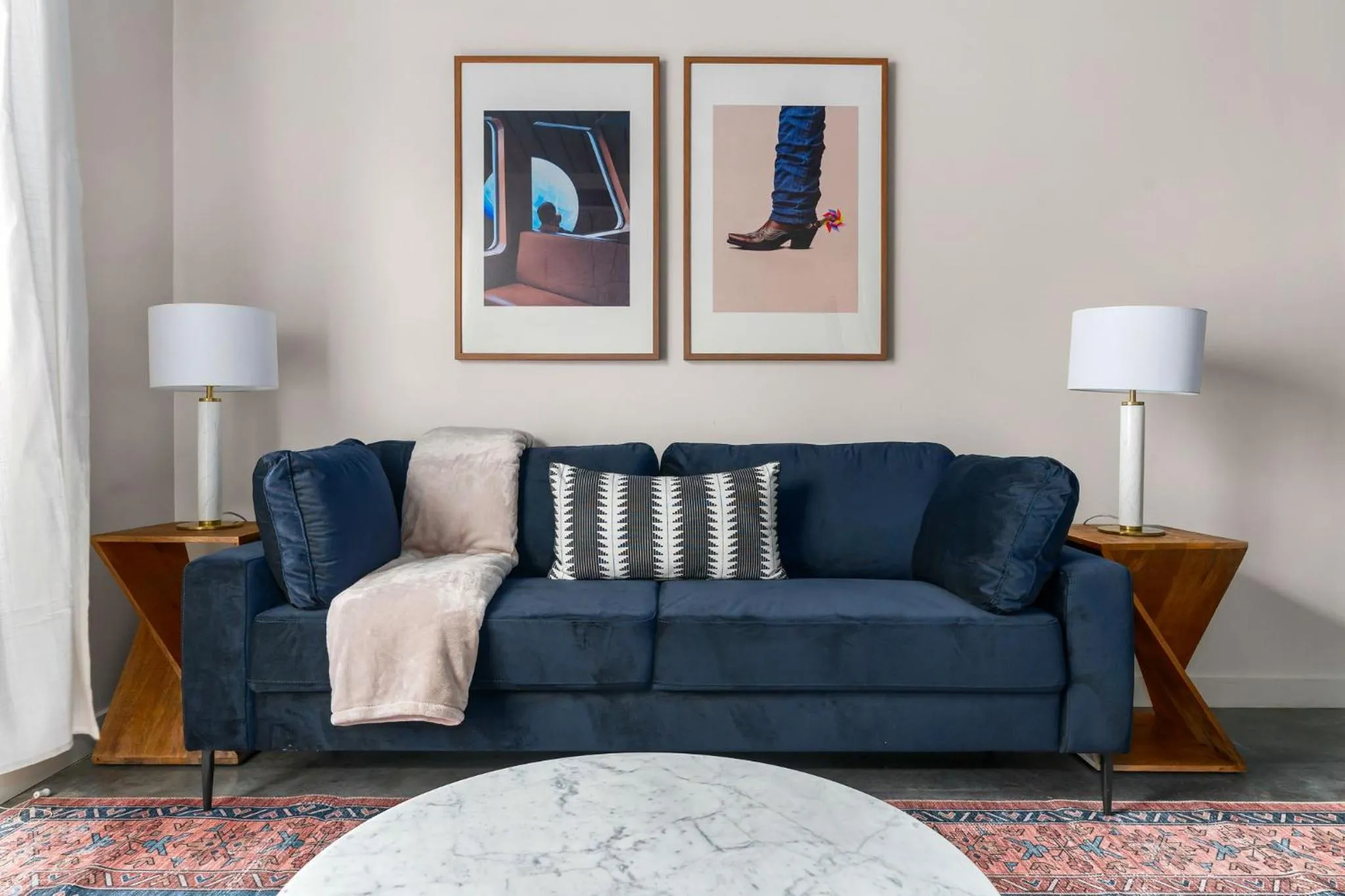 Living room in Lodgeur Midtown, Houston - close to Downtown & Texas Medical Center