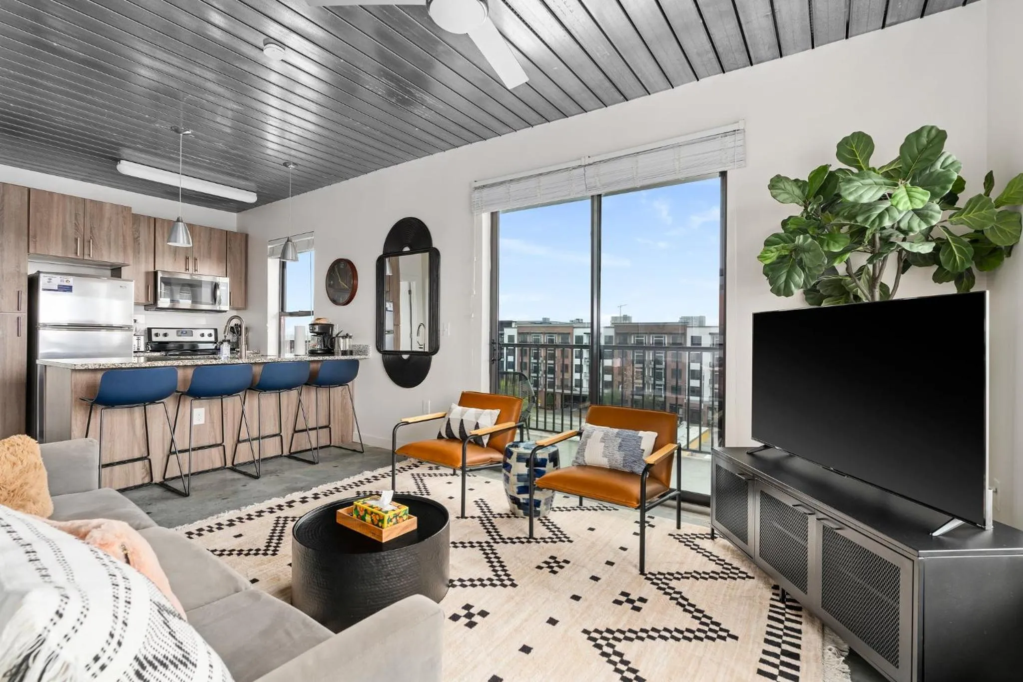Living room in Lodgeur Midtown, Houston - close to Downtown & Texas Medical Center