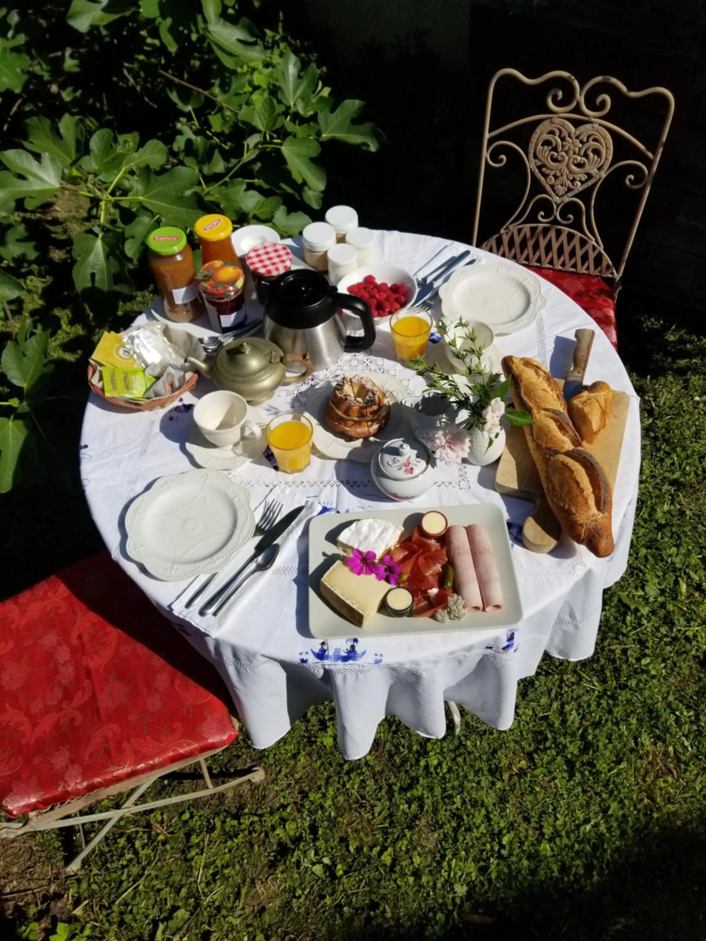 Breakfast in chambre d'hôtes de charme, un temps en forêt
