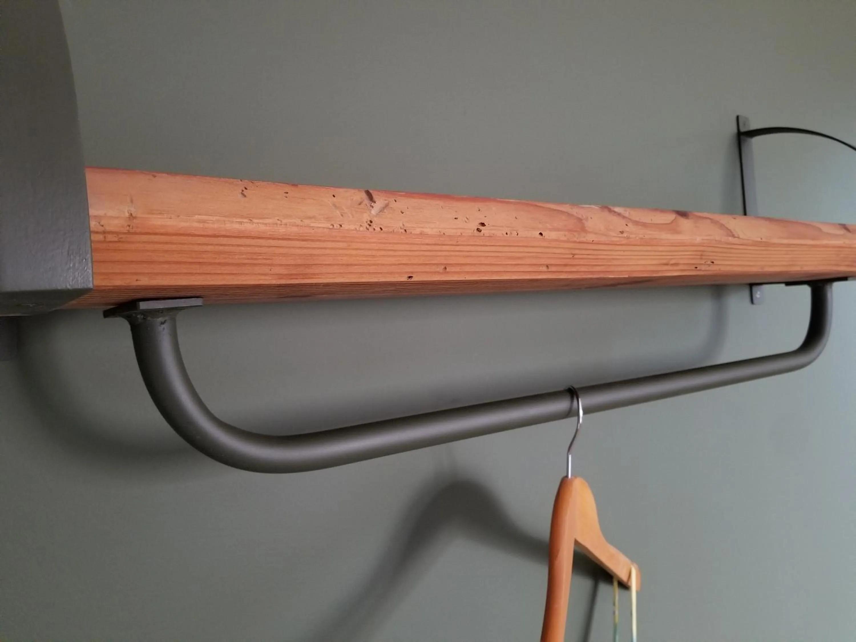 Decorative detail in chambre d'hôtes de charme, un temps en forêt