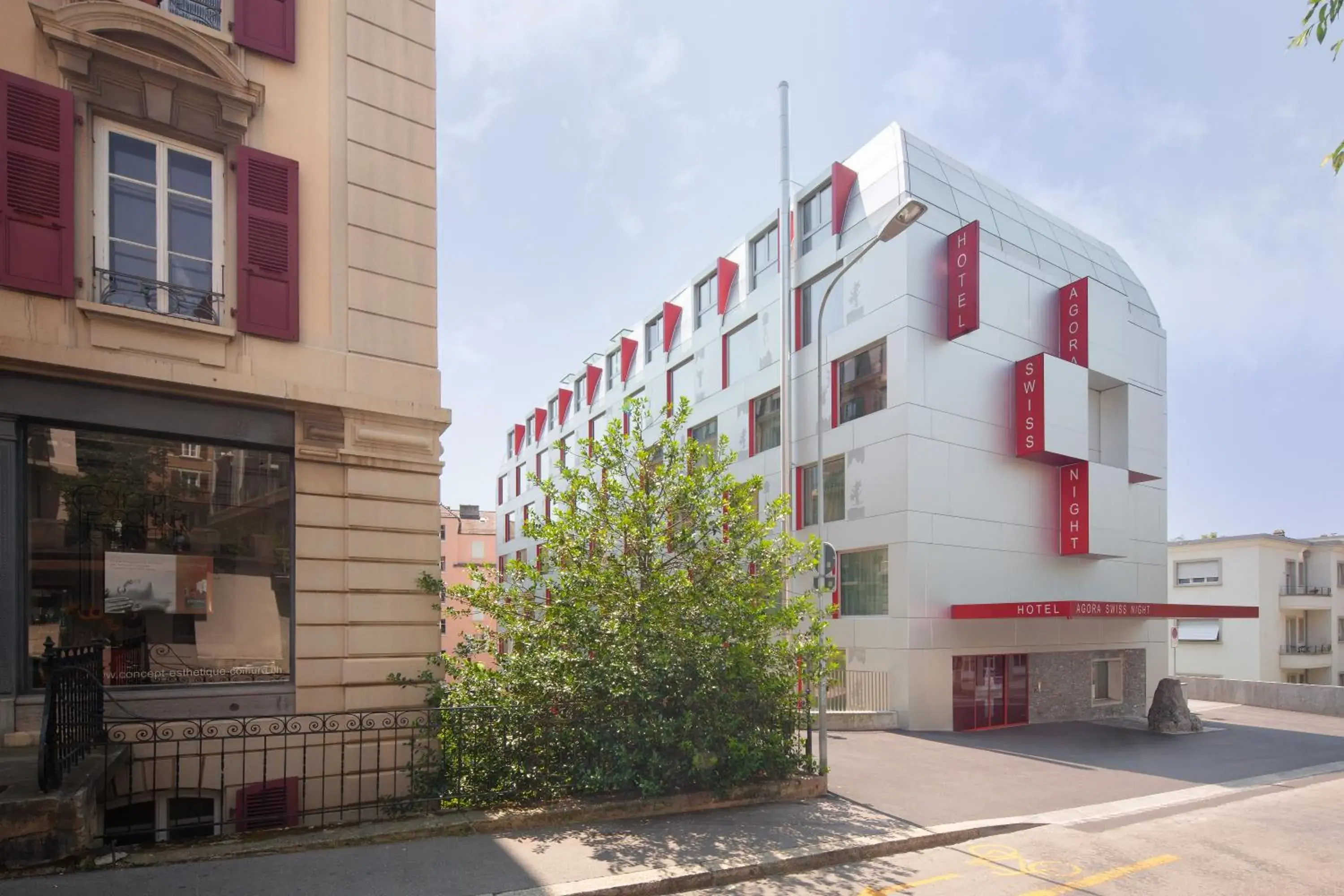 Property building in Agora Swiss Night by Fassbind Property building in Agora Swiss Night by Fassbind