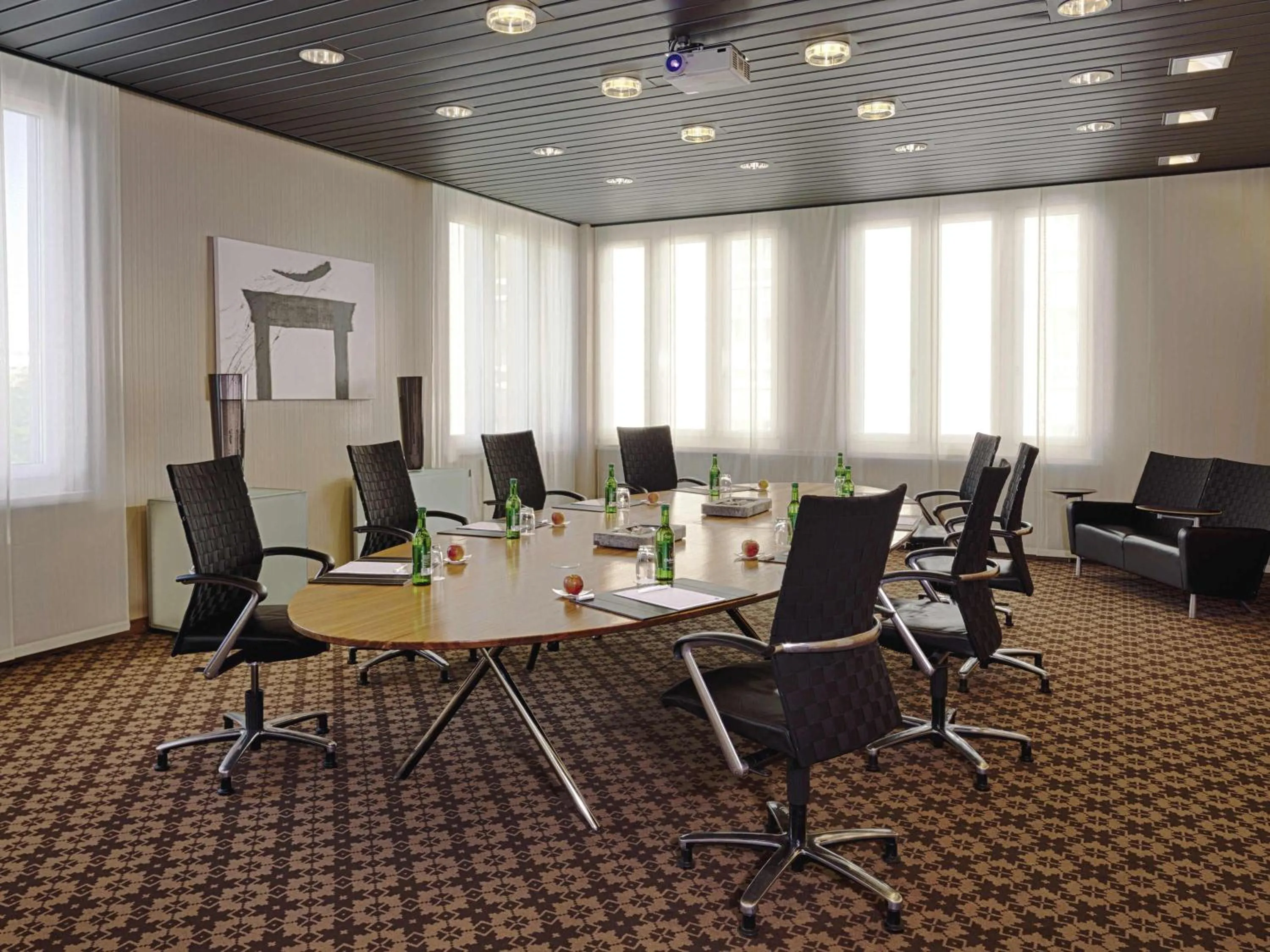 Meeting/conference room in Mövenpick Hotel Zurich Airport