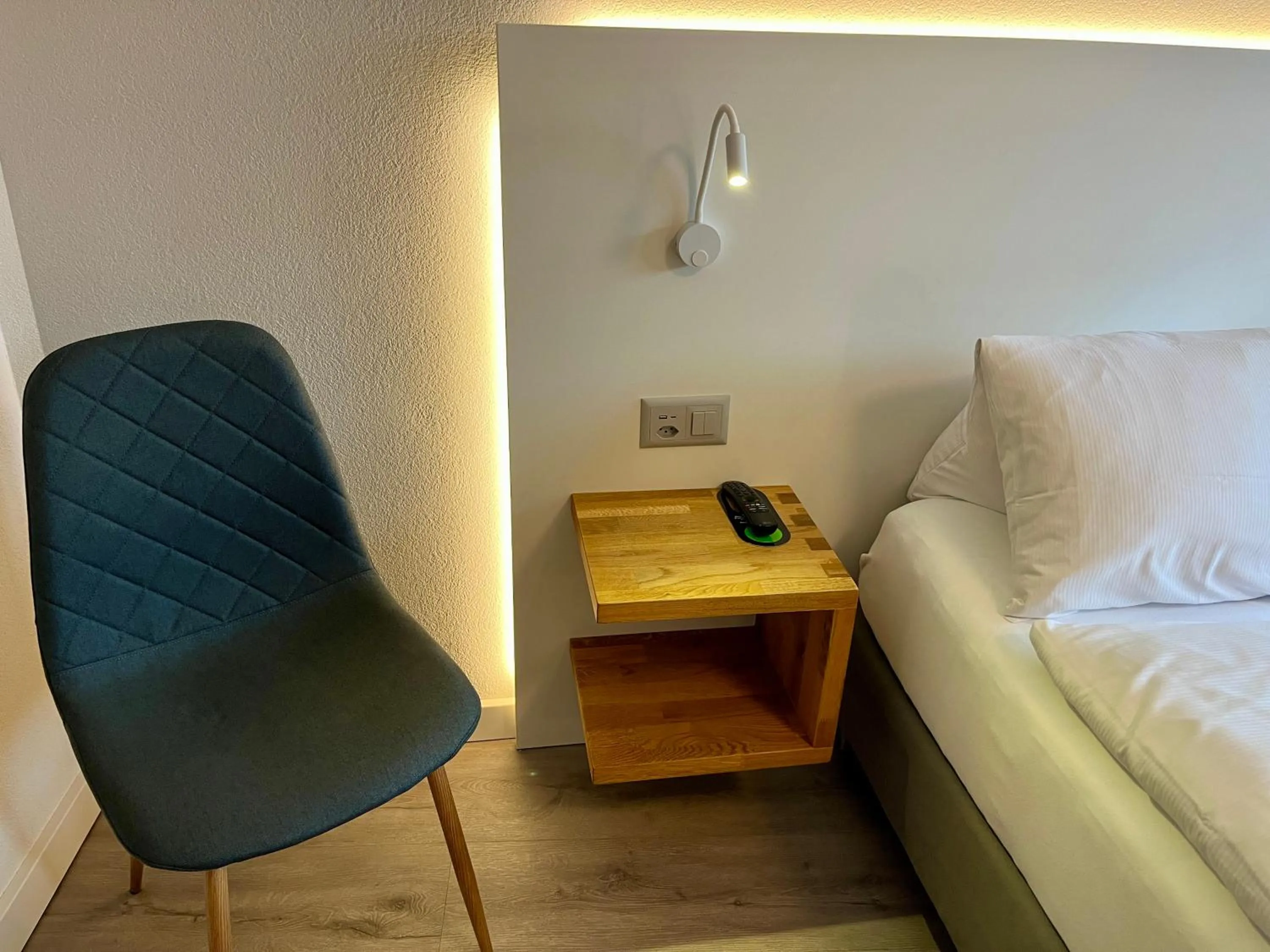 Photo of the whole room, Bed in Hotel Drei Könige