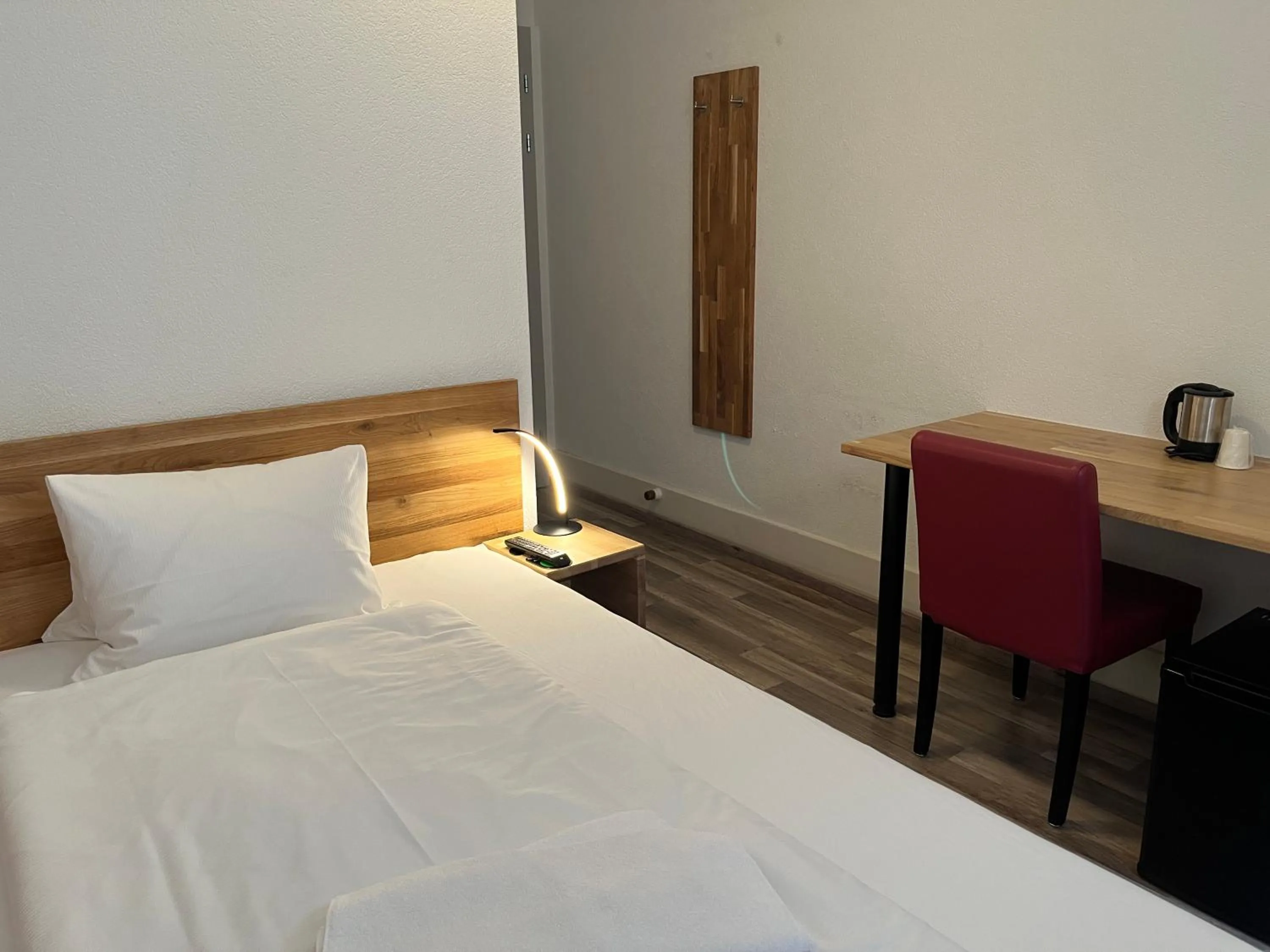 Photo of the whole room, Bed in Hotel Drei Könige