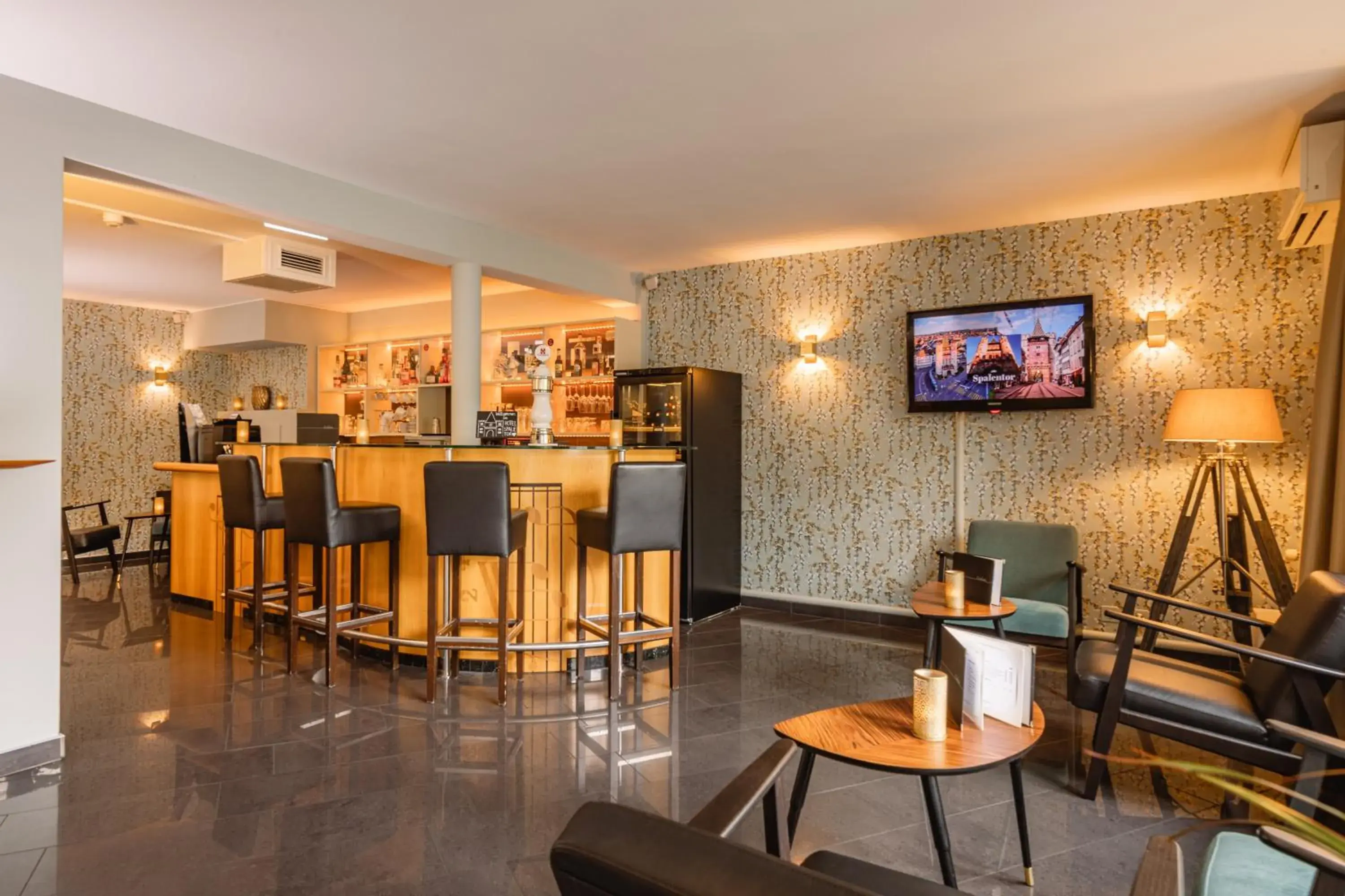 Lounge or bar in Hotel Spalentor - Ihr sympathisches Stadthotel Lounge or bar in Hotel Spalentor - Ihr sympathisches Stadthotel