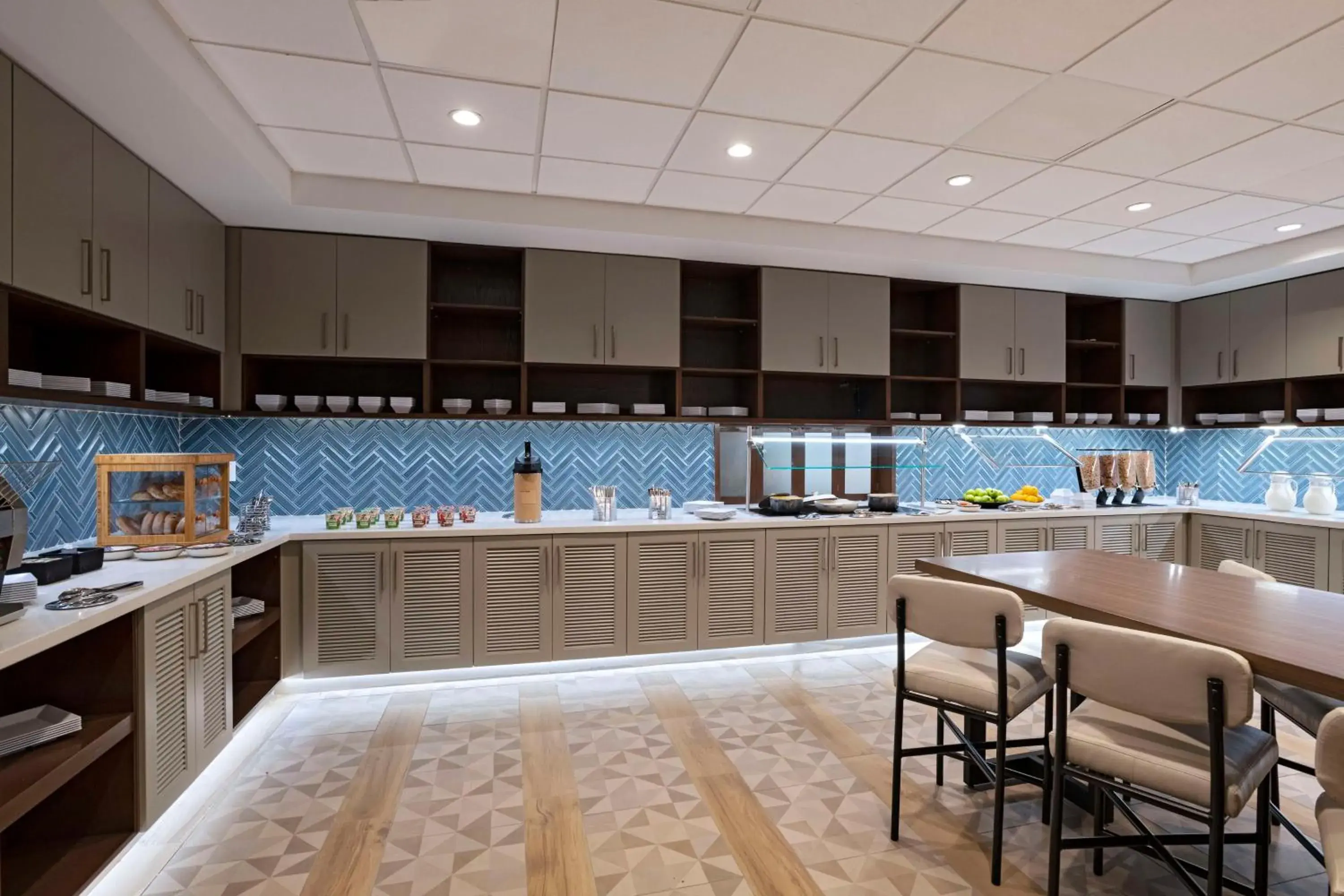 Breakfast in Hyatt Place Austin Lake Travis/Four Points Breakfast in Hyatt Place Austin Lake Travis/Four Points