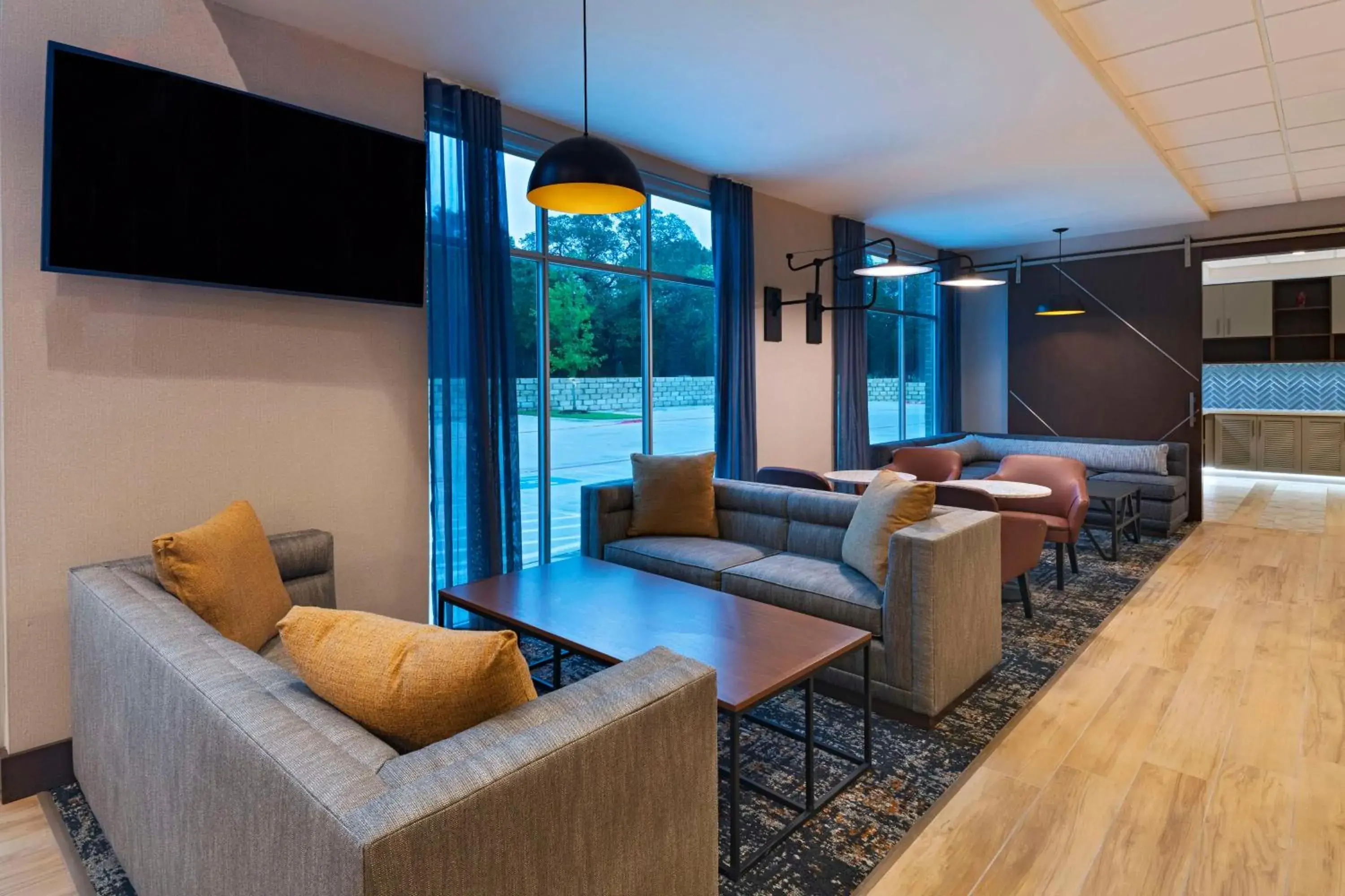 Lounge or bar in Hyatt Place Austin Lake Travis/Four Points Lounge or bar in Hyatt Place Austin Lake Travis/Four Points