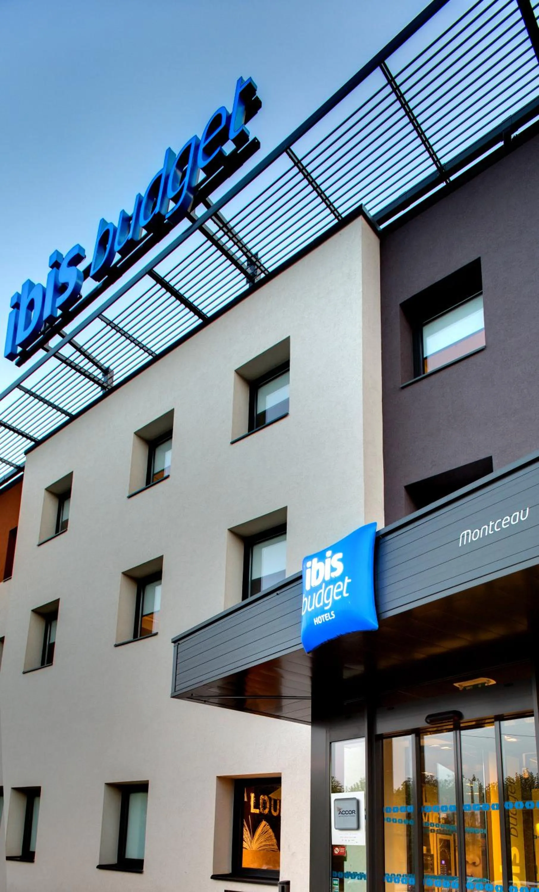 Facade/entrance in ibis budget Montceau les Mines