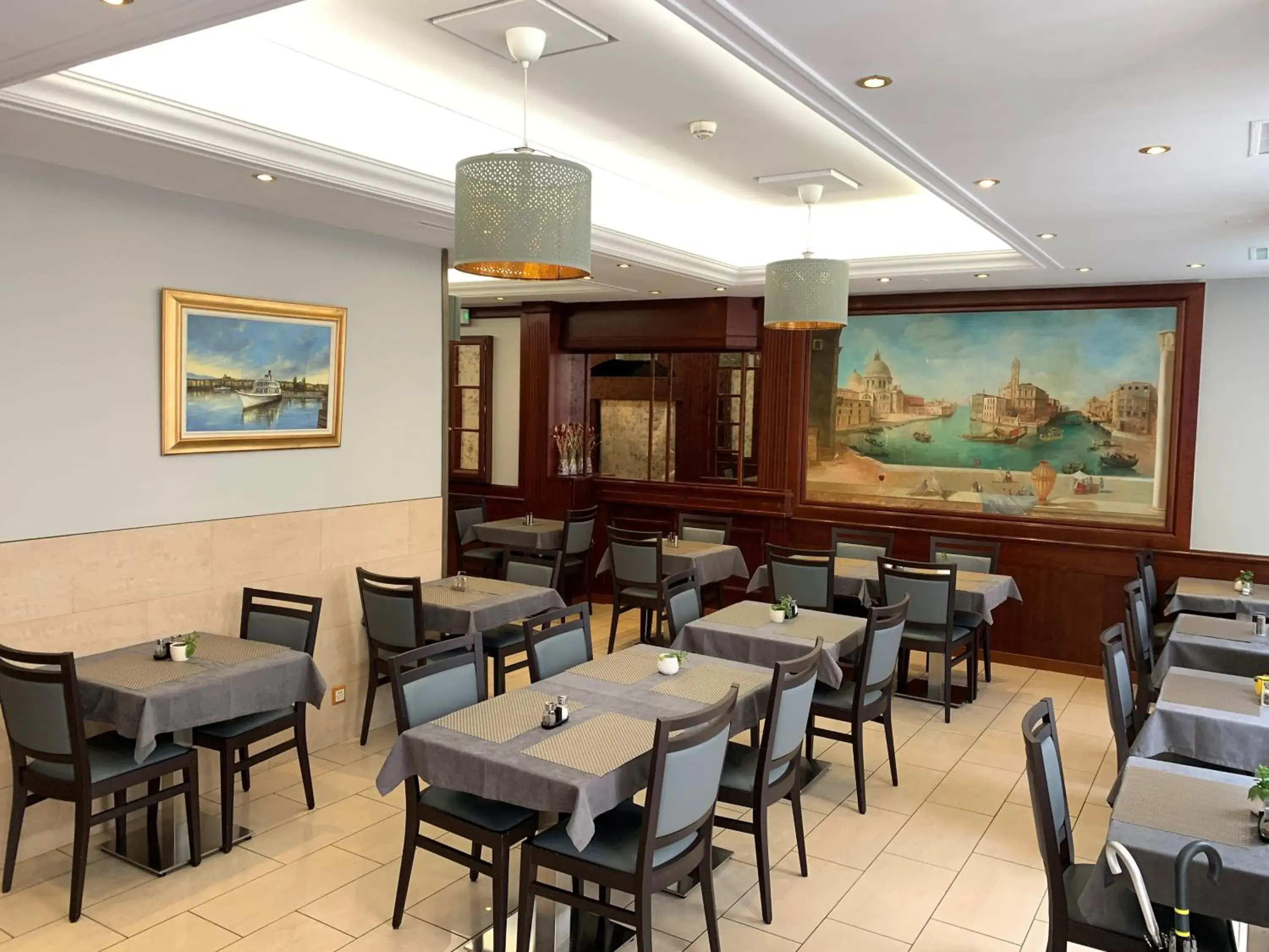 Restaurant/places to eat in Hotel Admiral Restaurant/places to eat in Hotel Admiral