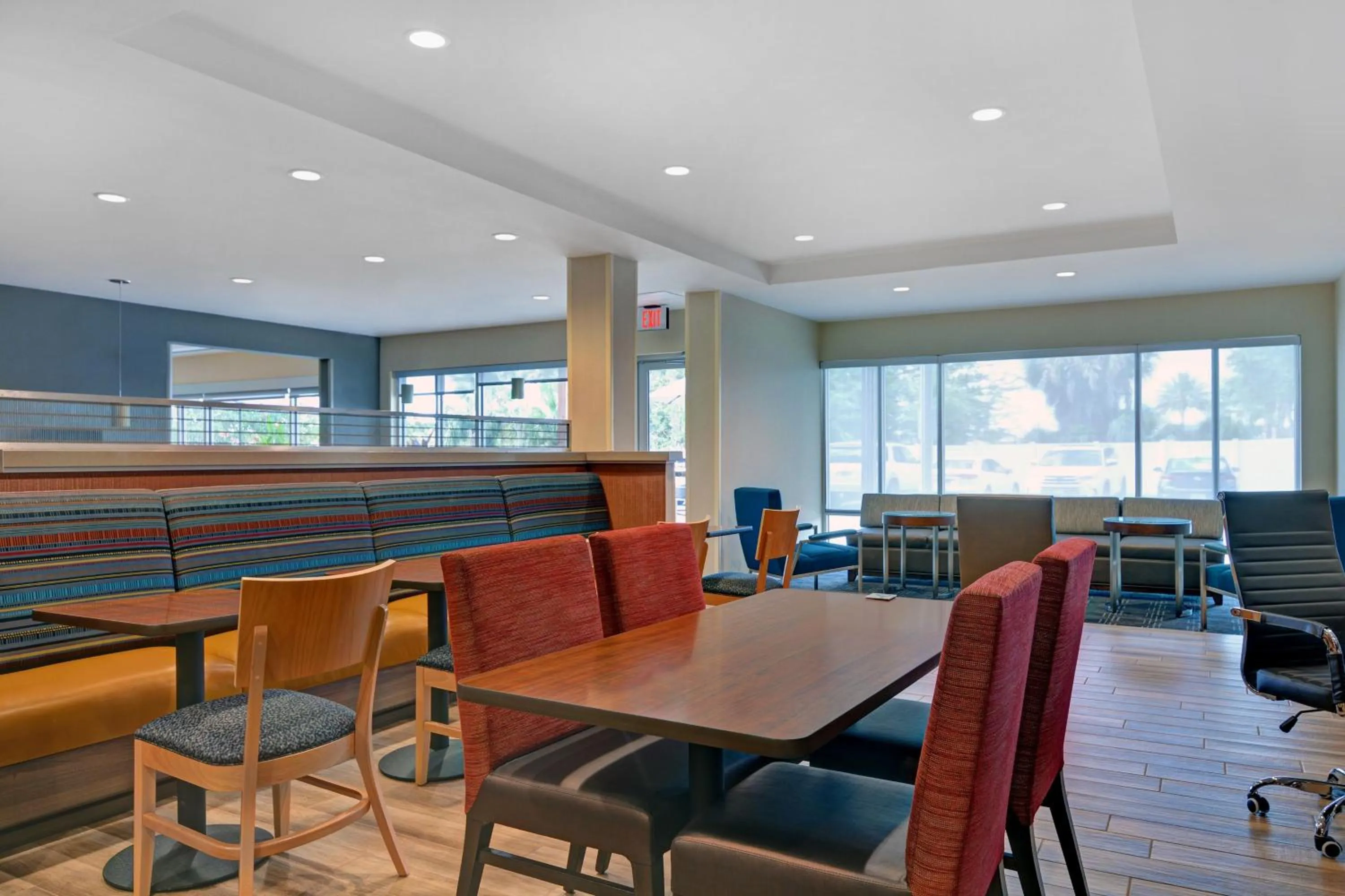 Breakfast in TownePlace Suites by Marriott Jacksonville East