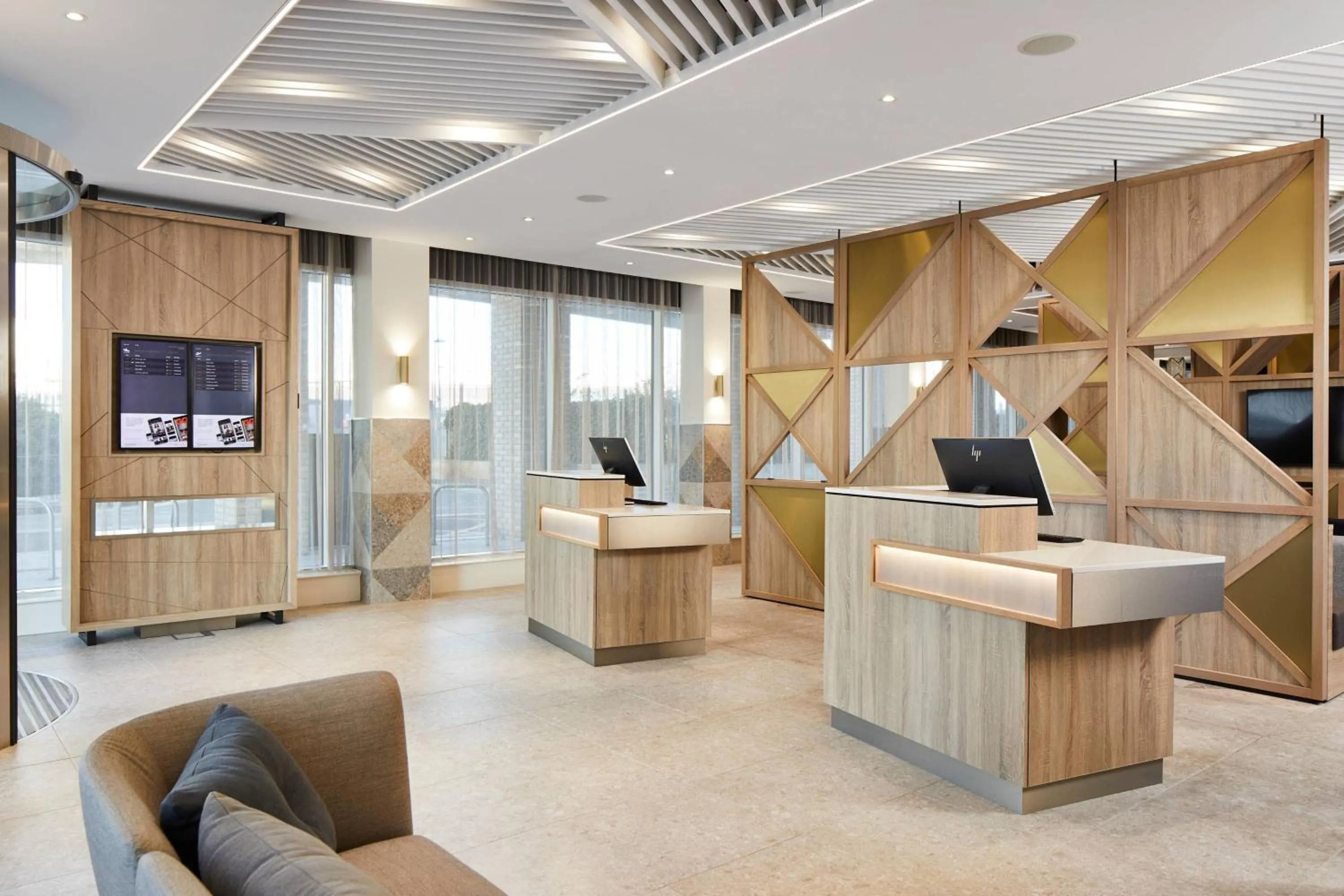 Lobby or reception in Courtyard by Marriott London City Airport