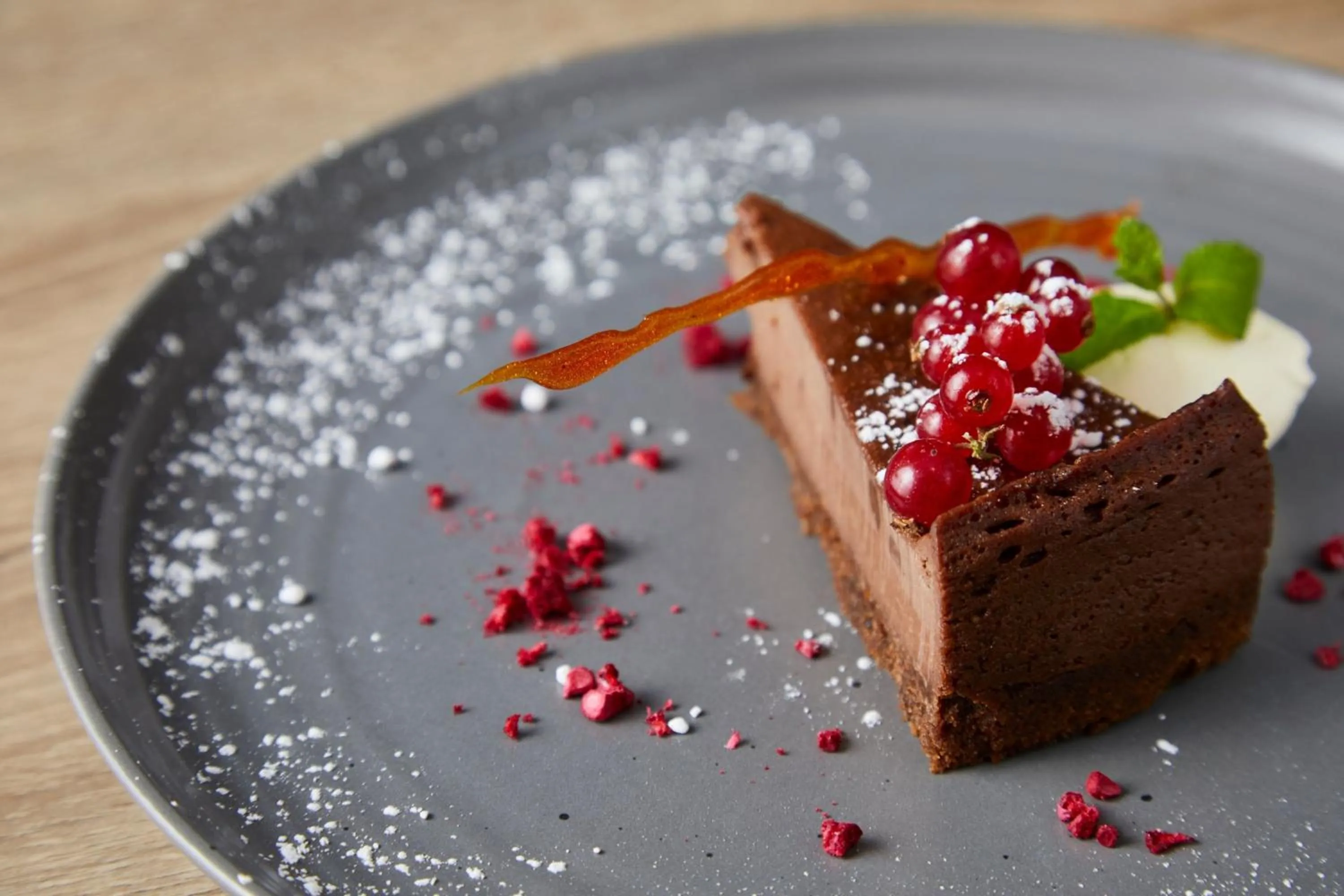 Restaurant/places to eat in Courtyard by Marriott London City Airport