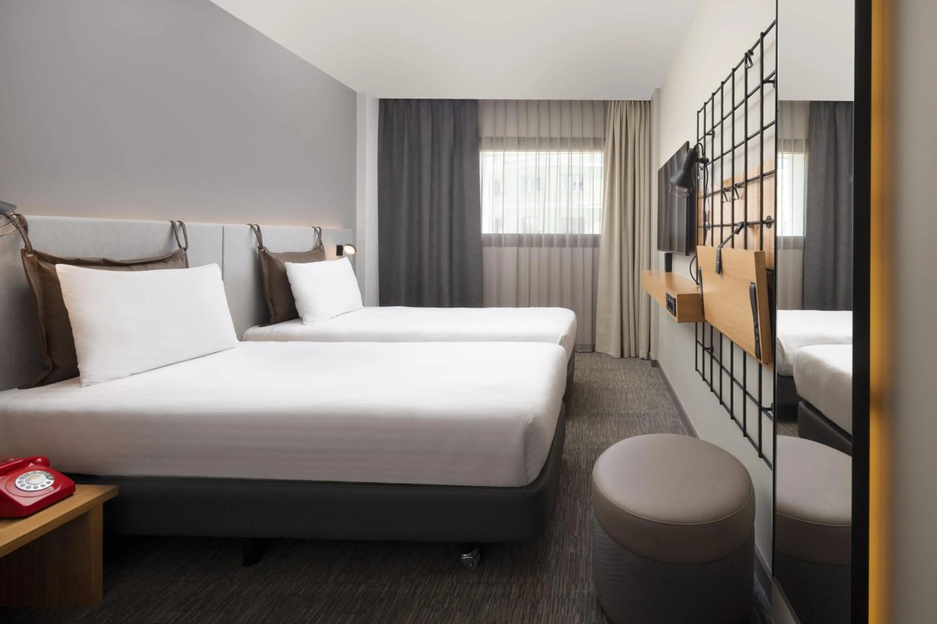 Photo of the whole room, Bed in Moxy Lisbon City