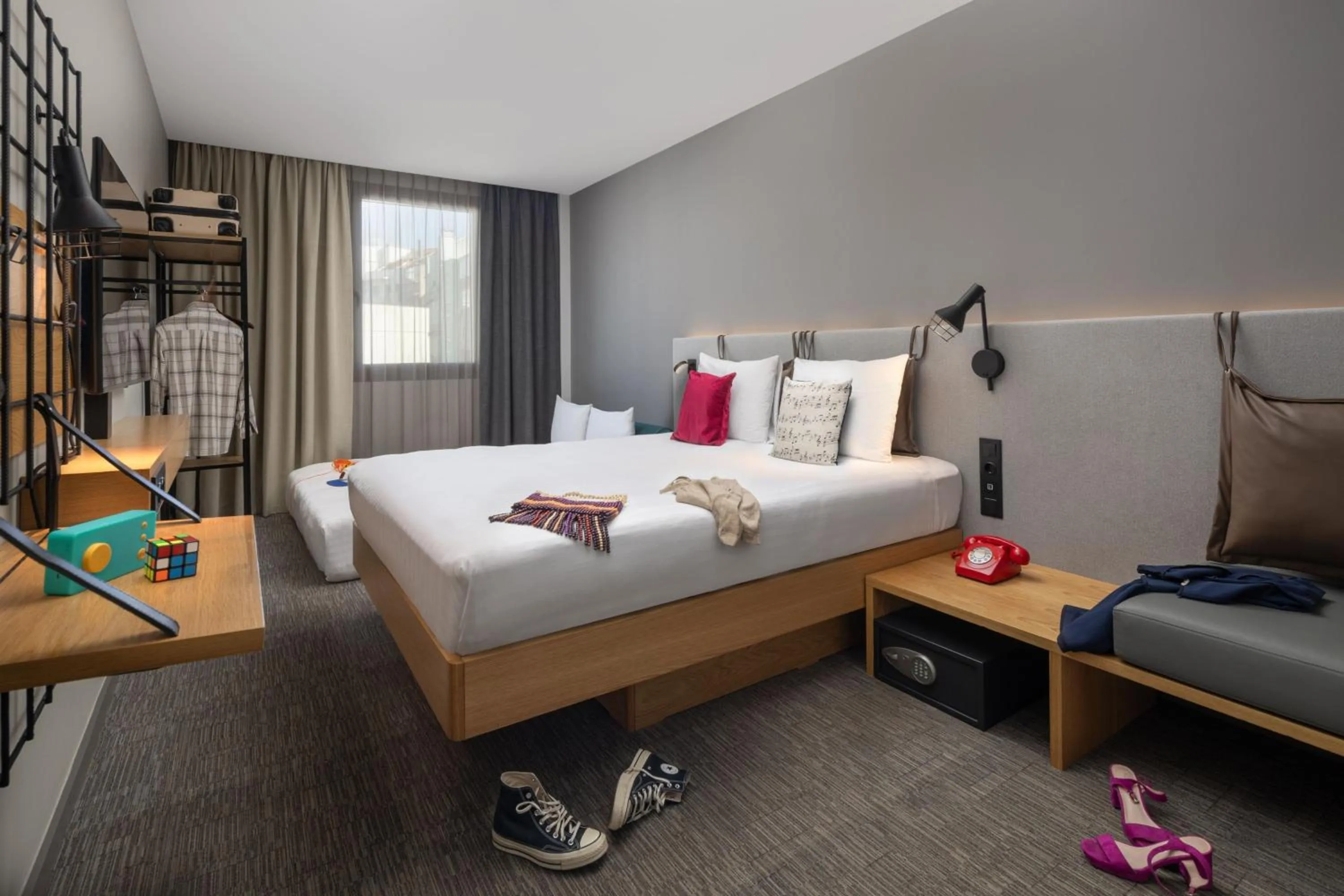 Photo of the whole room, Bed in Moxy Lisbon City