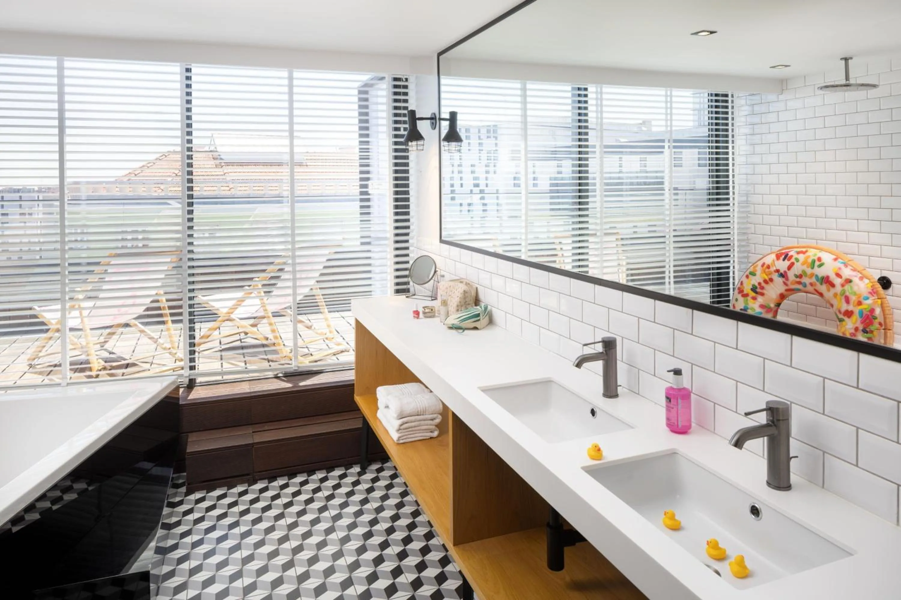 Bathroom in Moxy Lisbon City