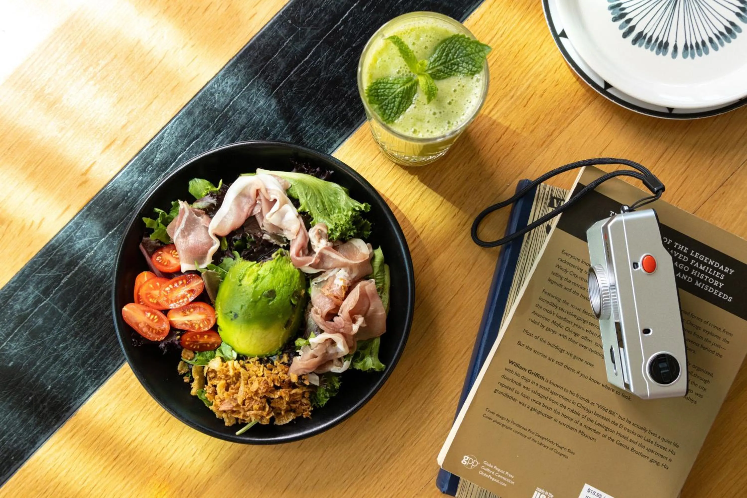 Restaurant/places to eat in Moxy Lisbon City