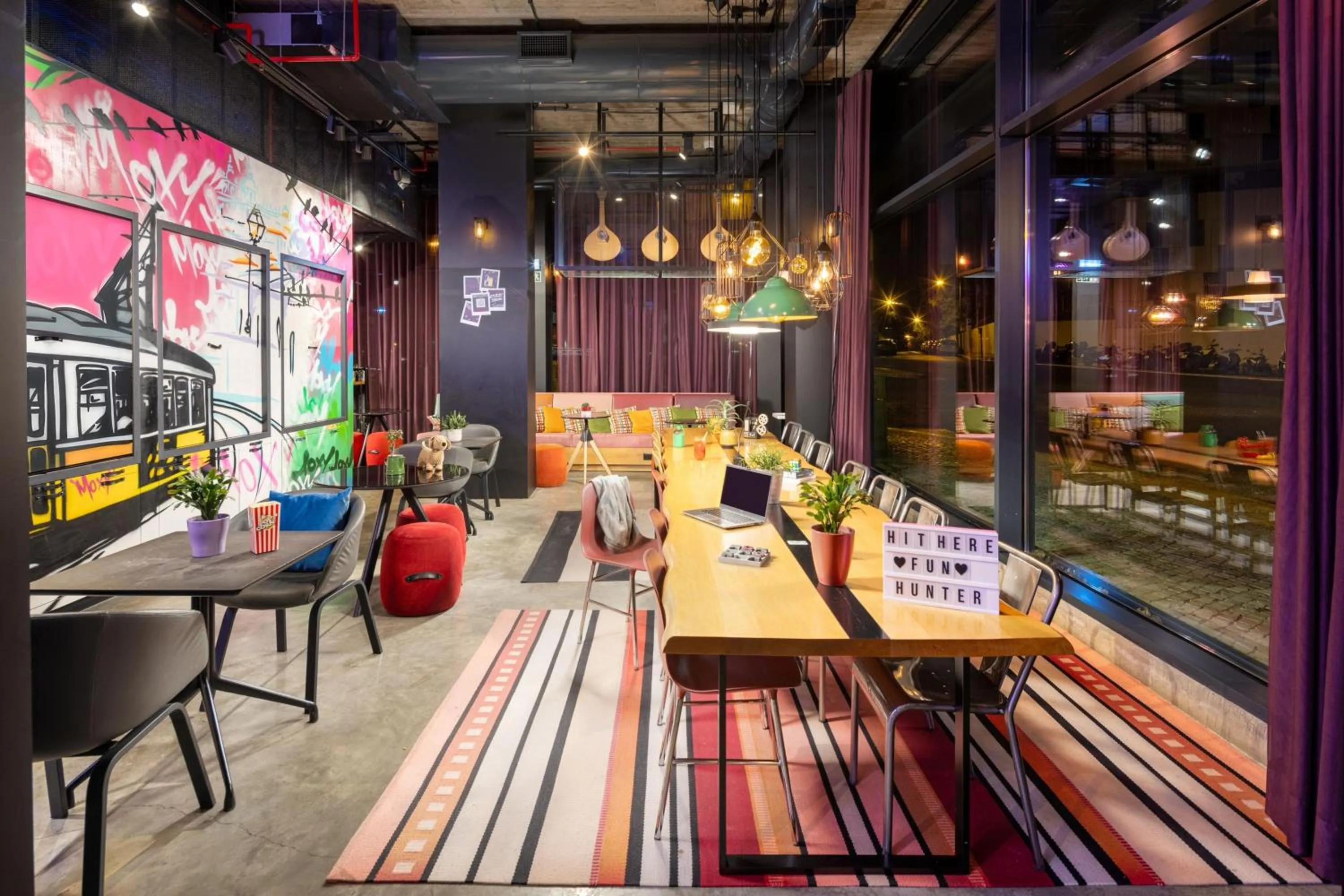 Restaurant/places to eat in Moxy Lisbon City