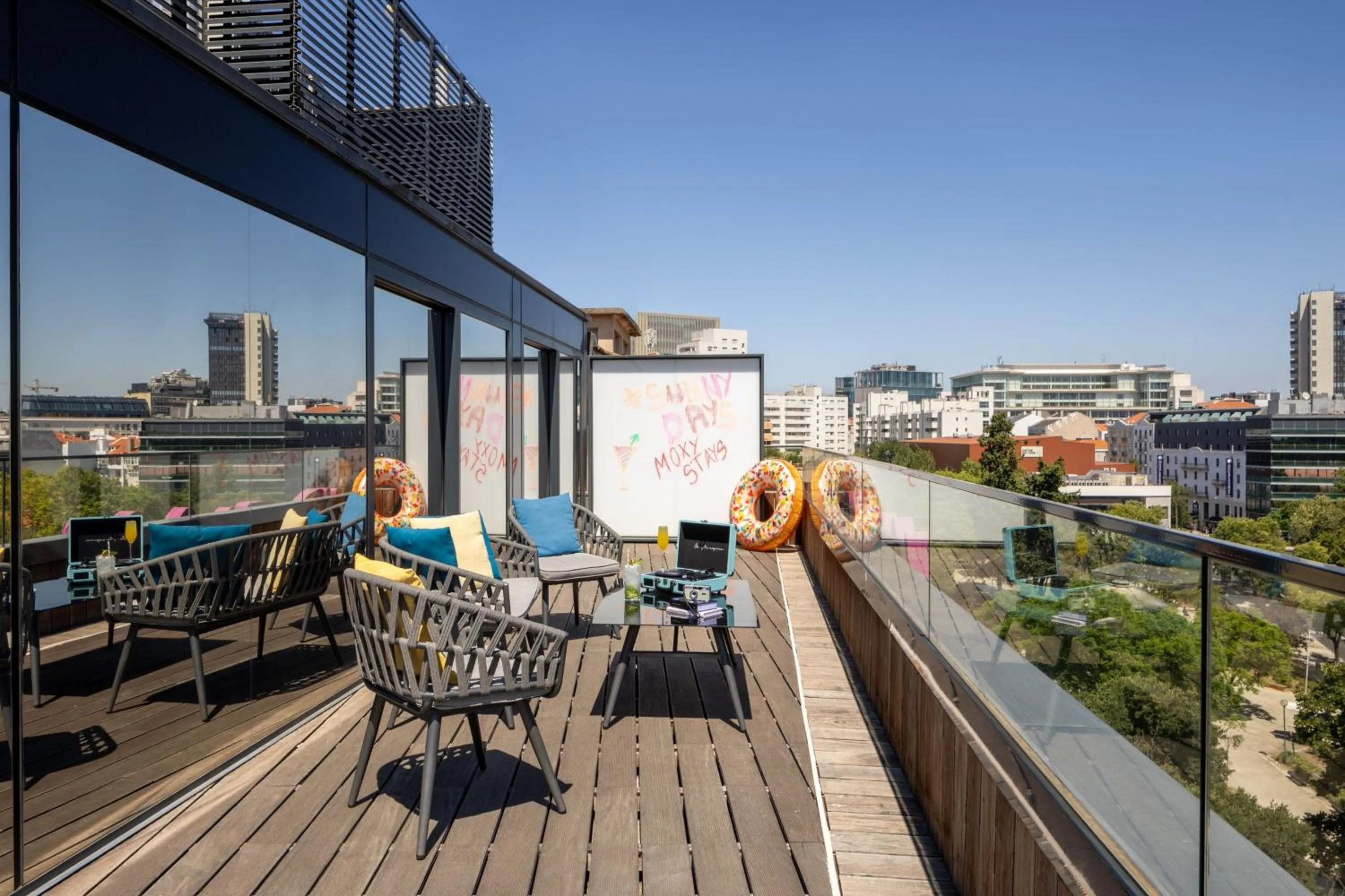 Photo of the whole room in Moxy Lisbon City