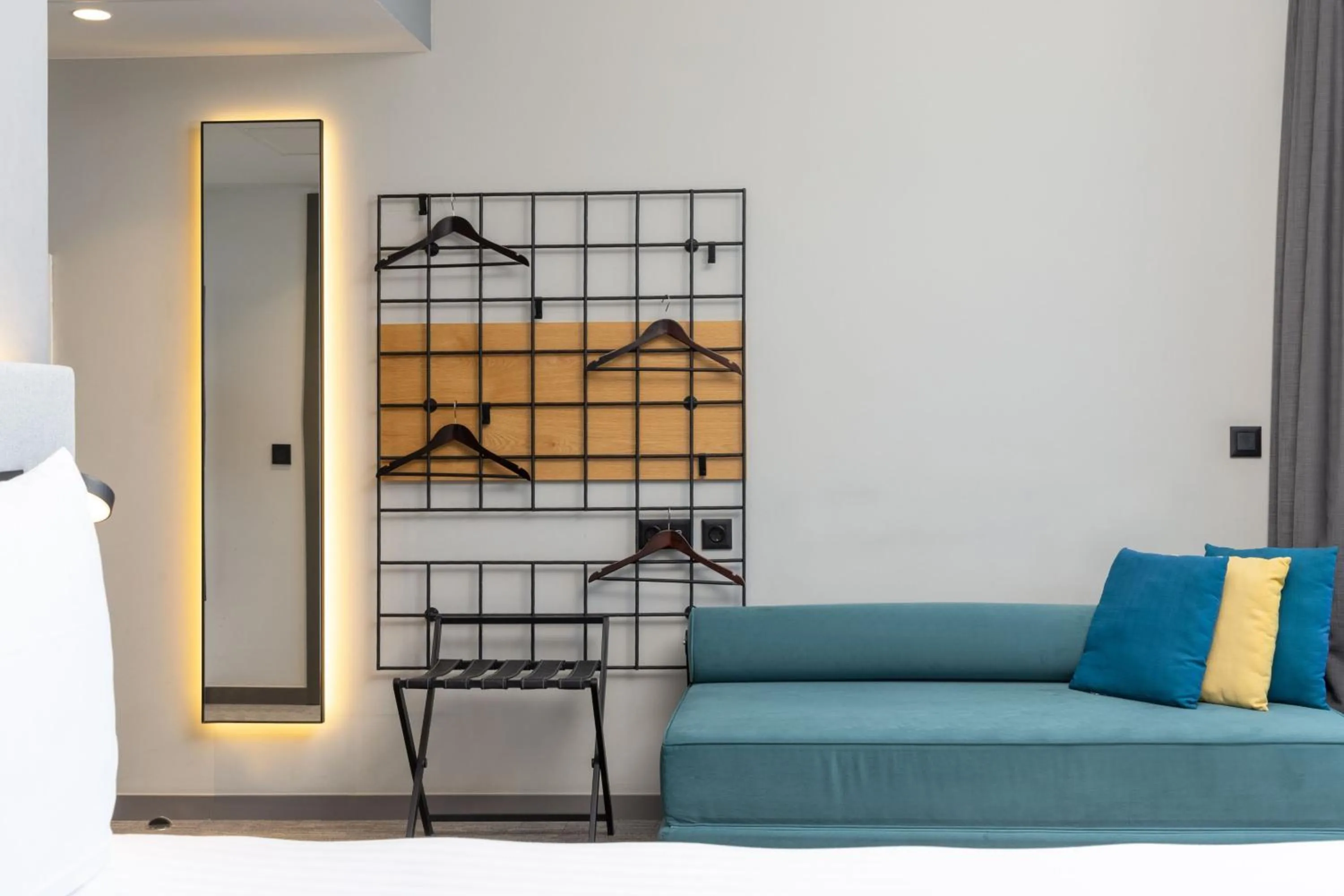 Photo of the whole room in Moxy Lisbon City