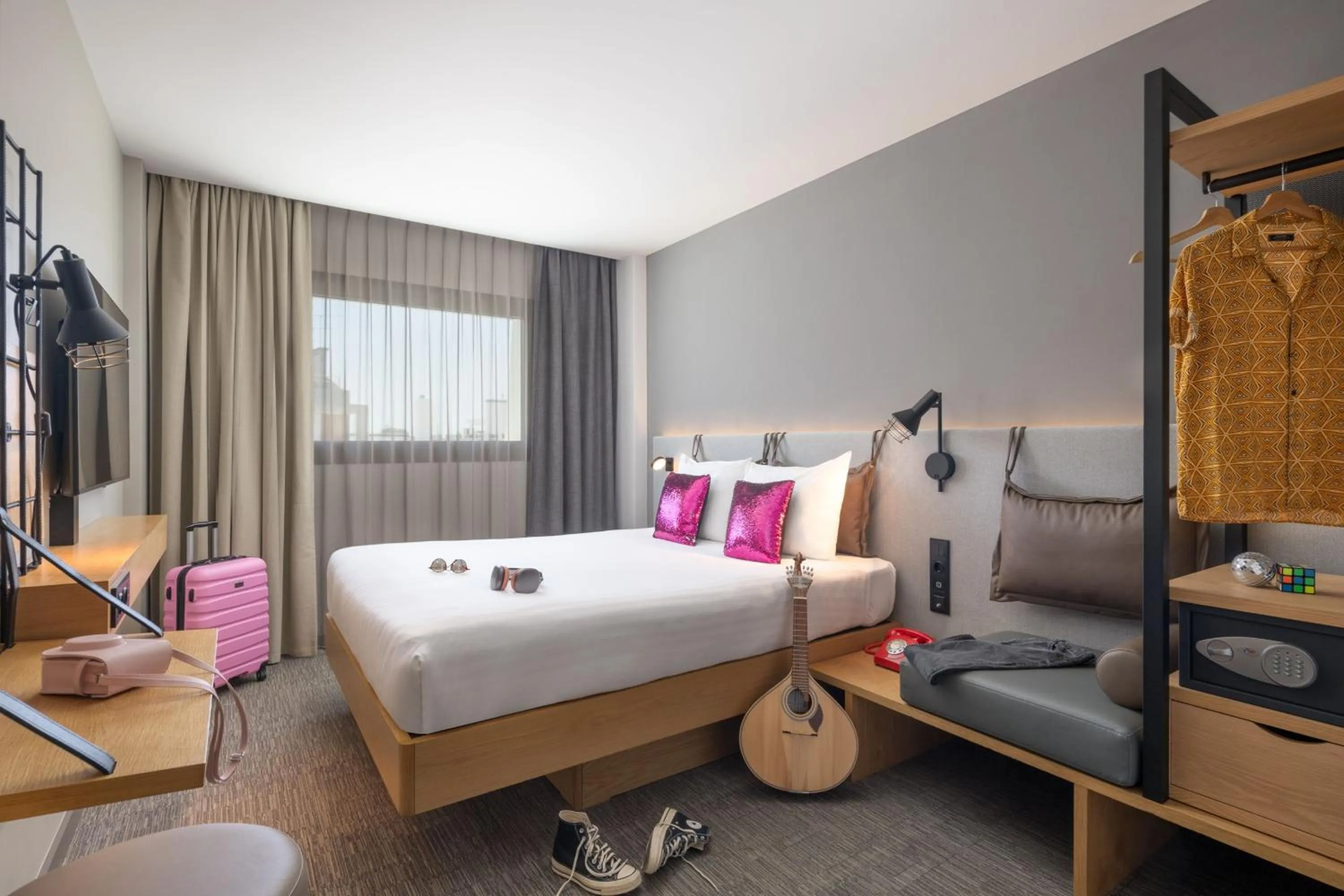 Photo of the whole room, Bed in Moxy Lisbon City