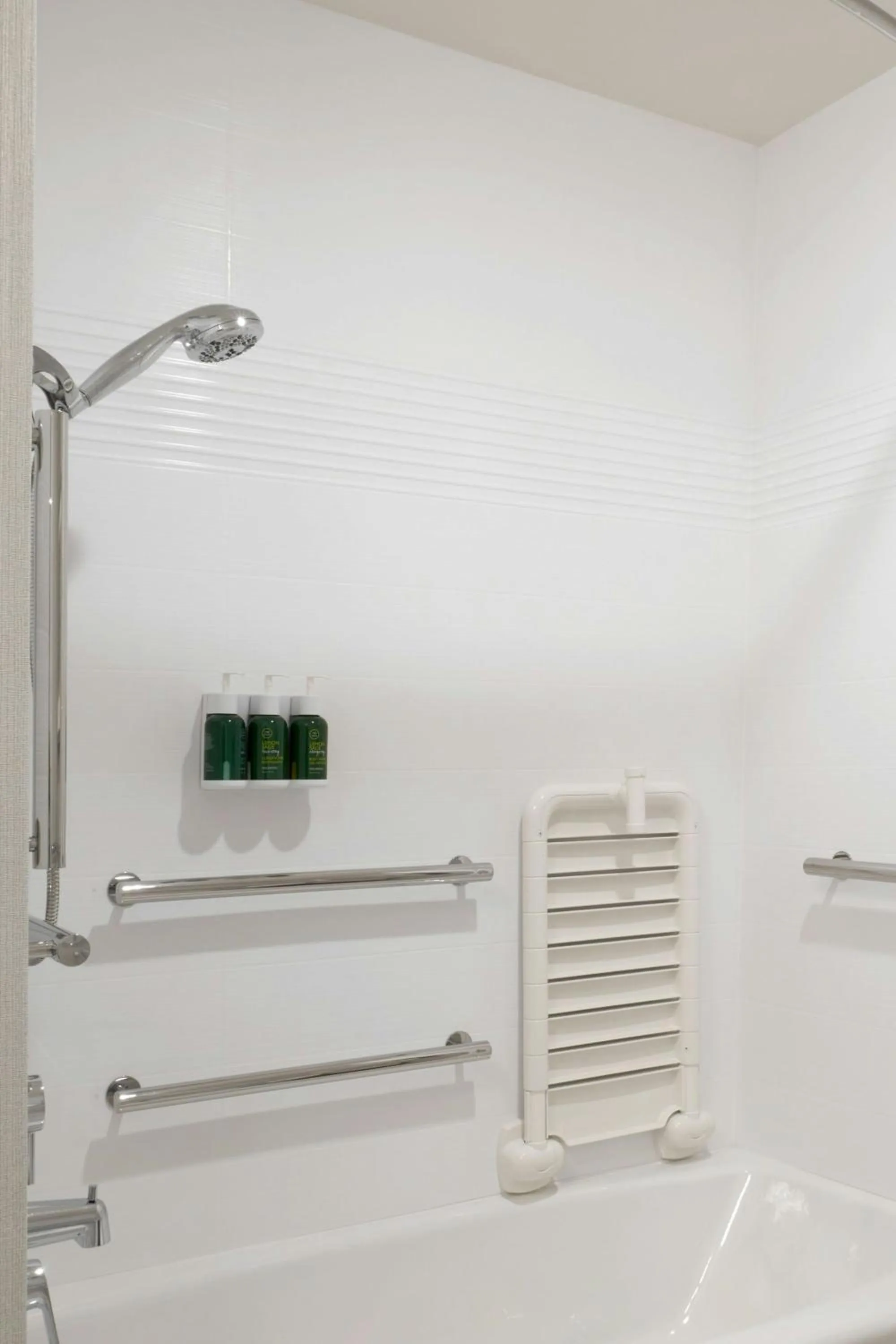 Bathroom in TownePlace Suites by Marriott Orlando Downtown