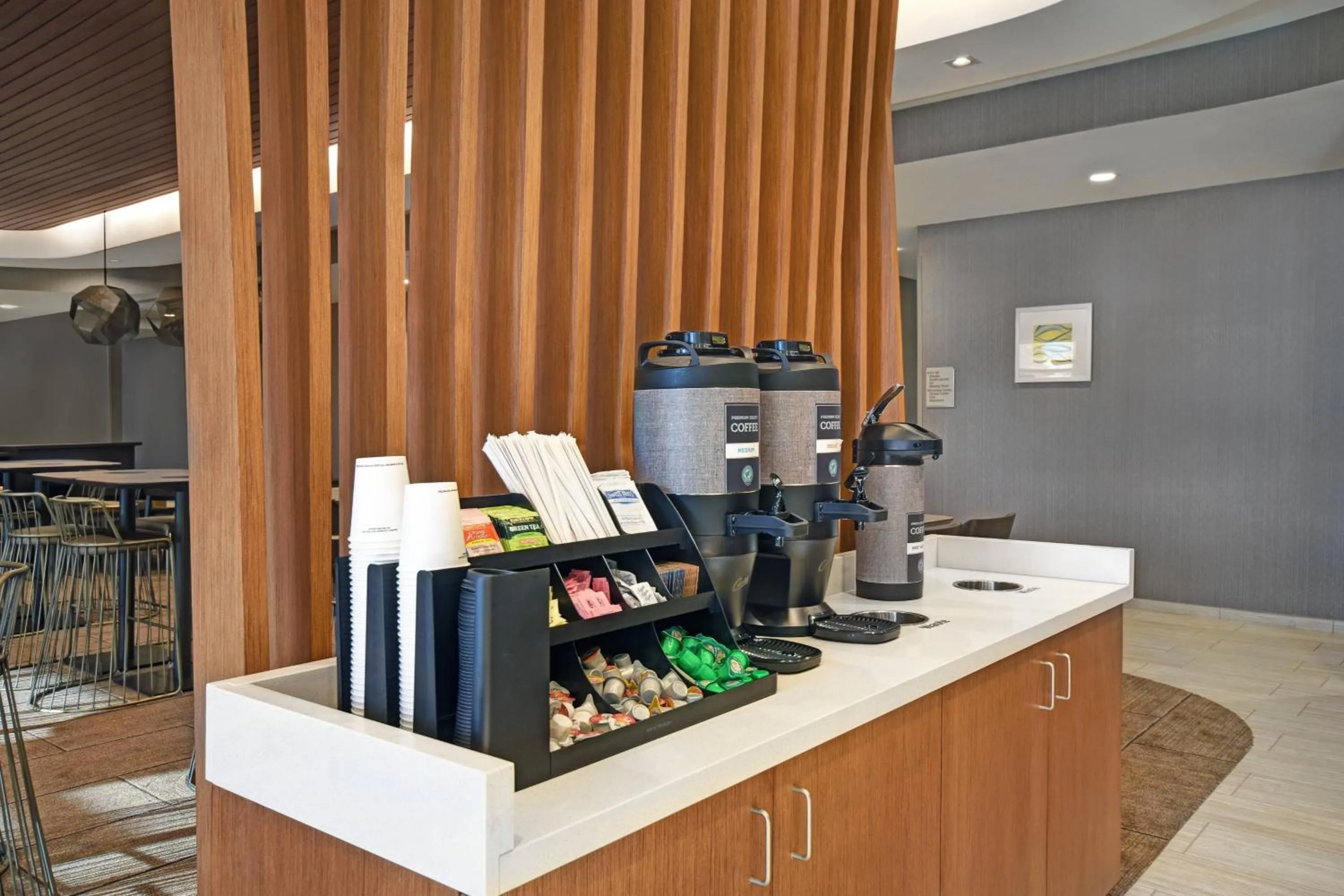 Restaurant/places to eat in SpringHill Suites by Marriott St. Paul Arden Hills